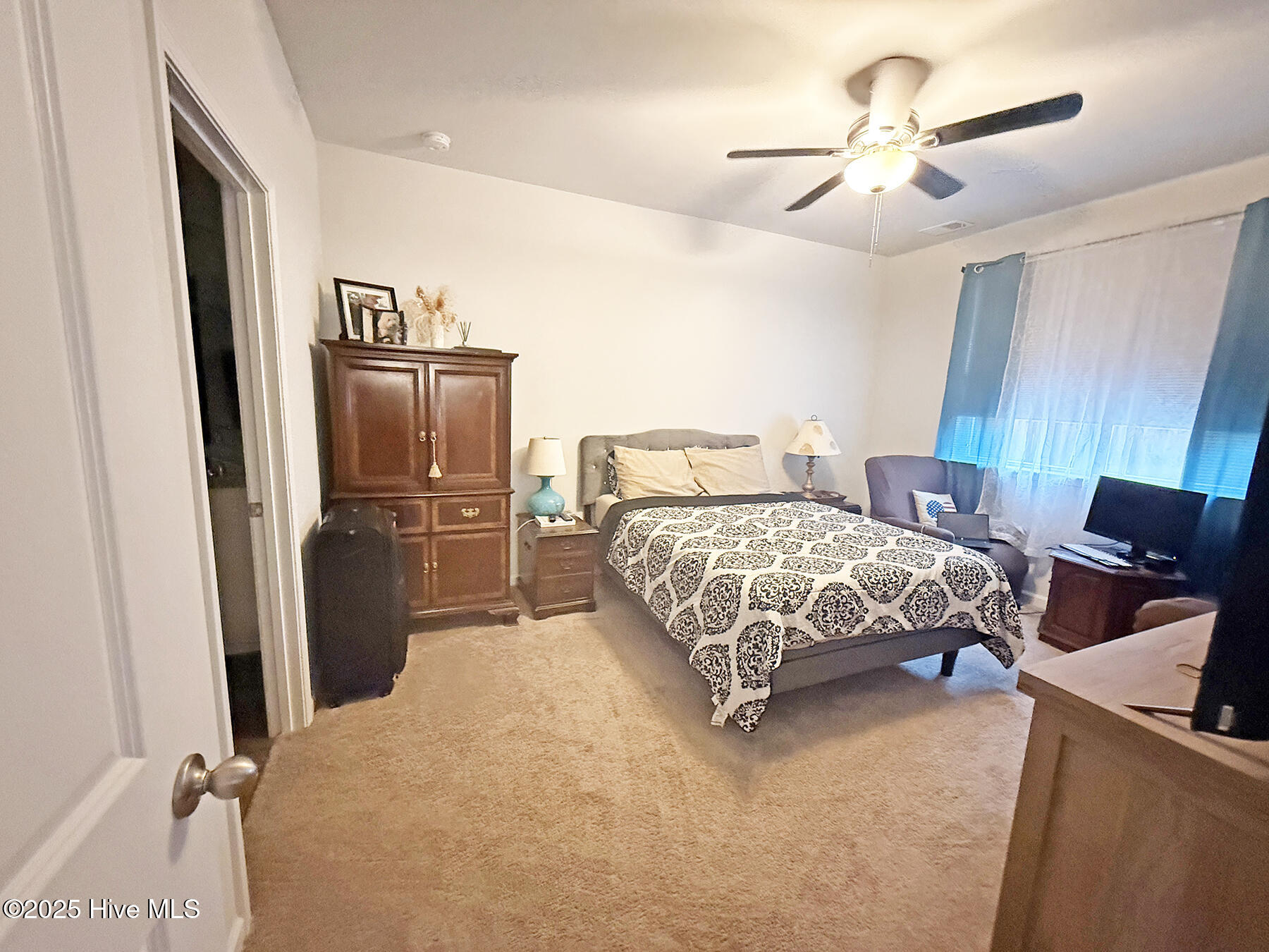 100544374 | Photo 29