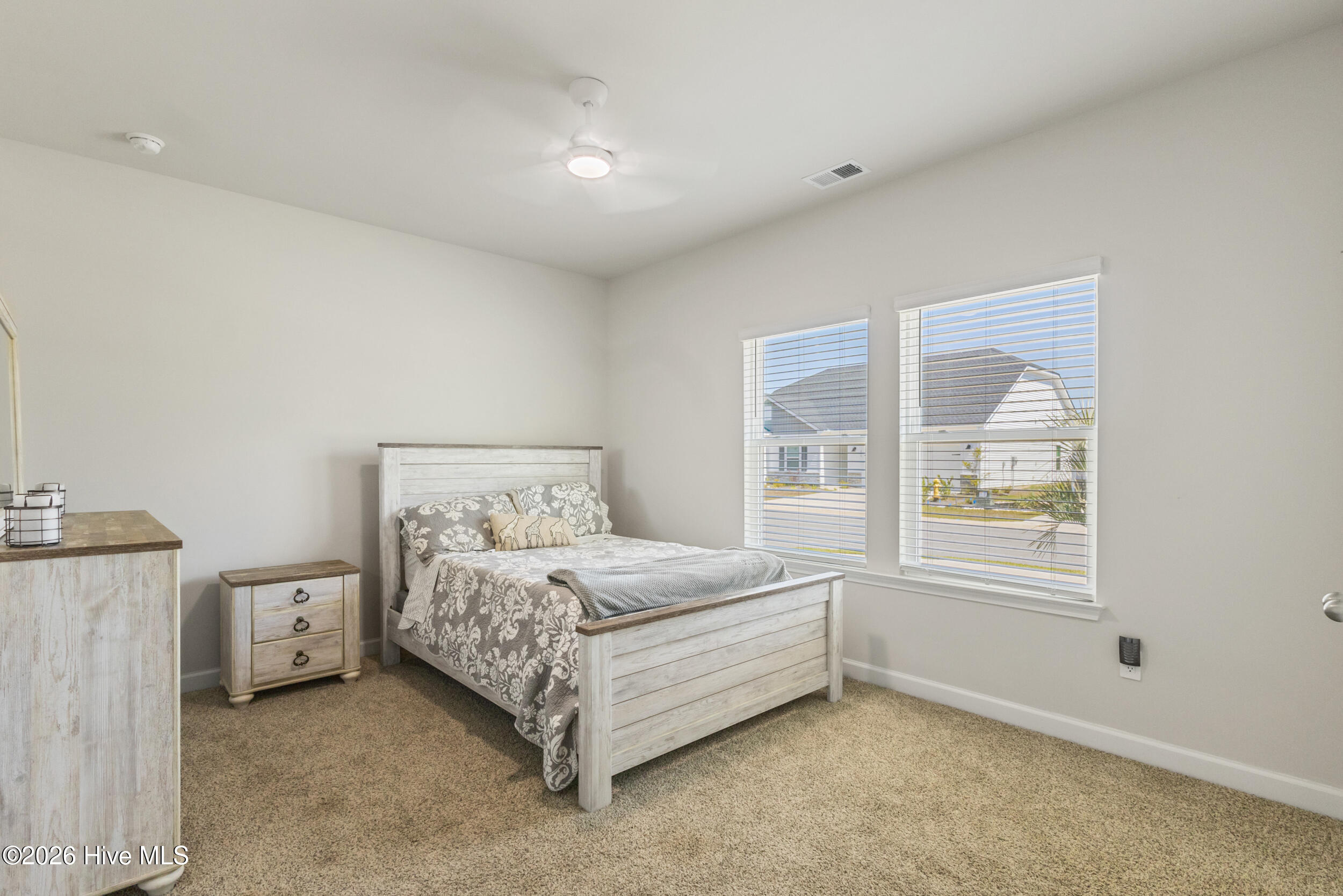 100568412 | Photo 20