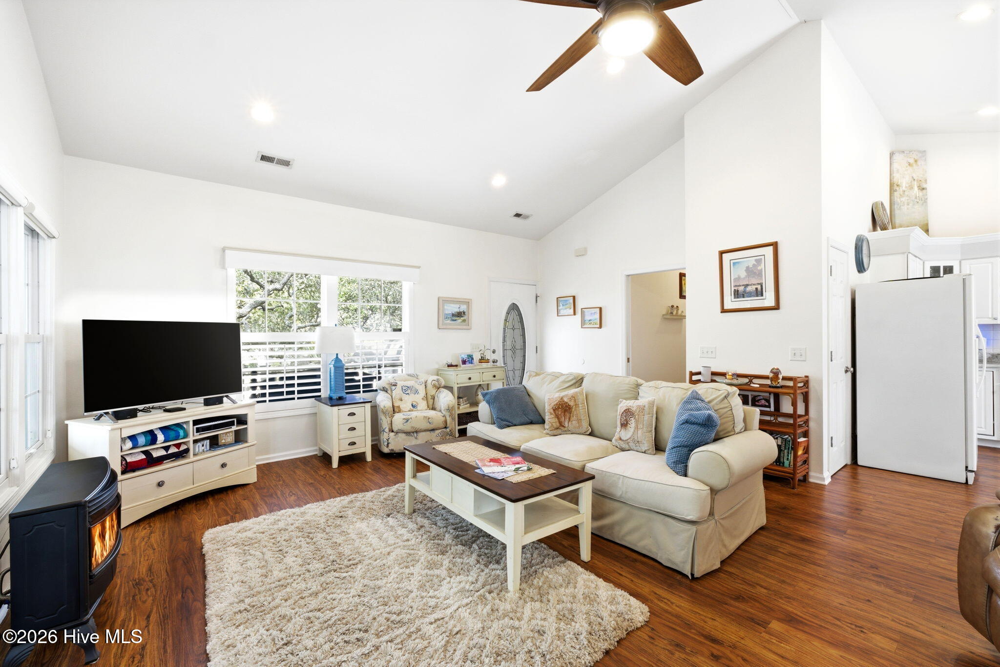 100565063 | Photo 24