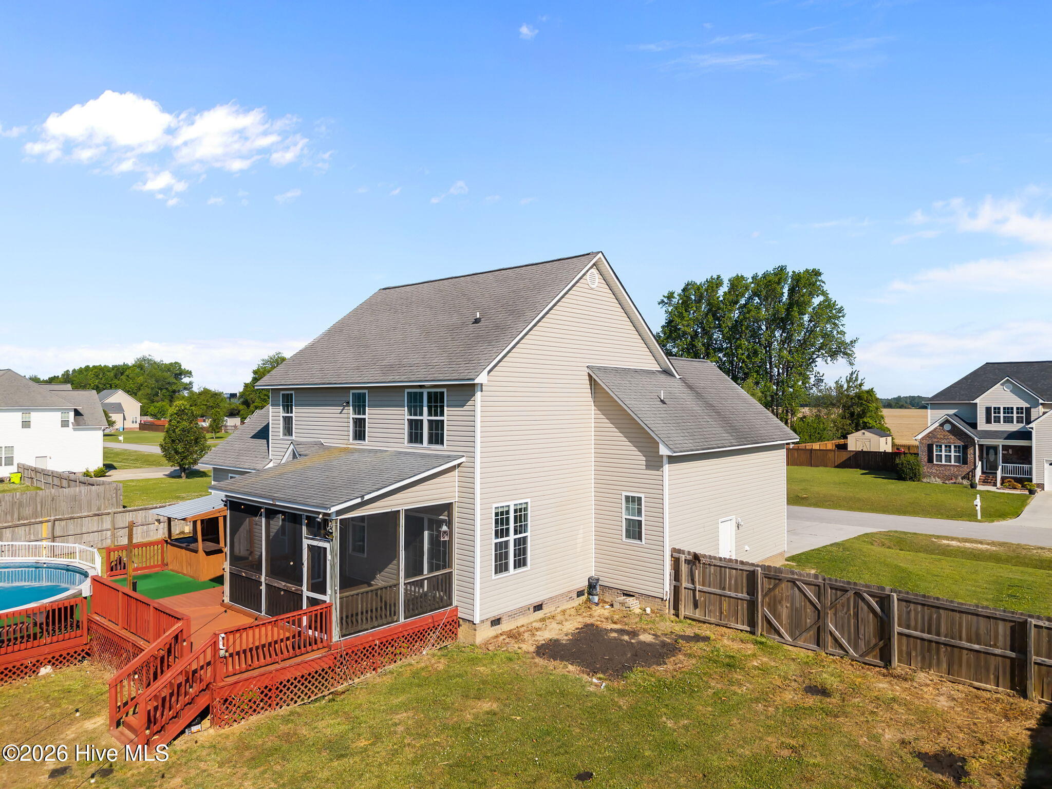 100568078 | Photo 42