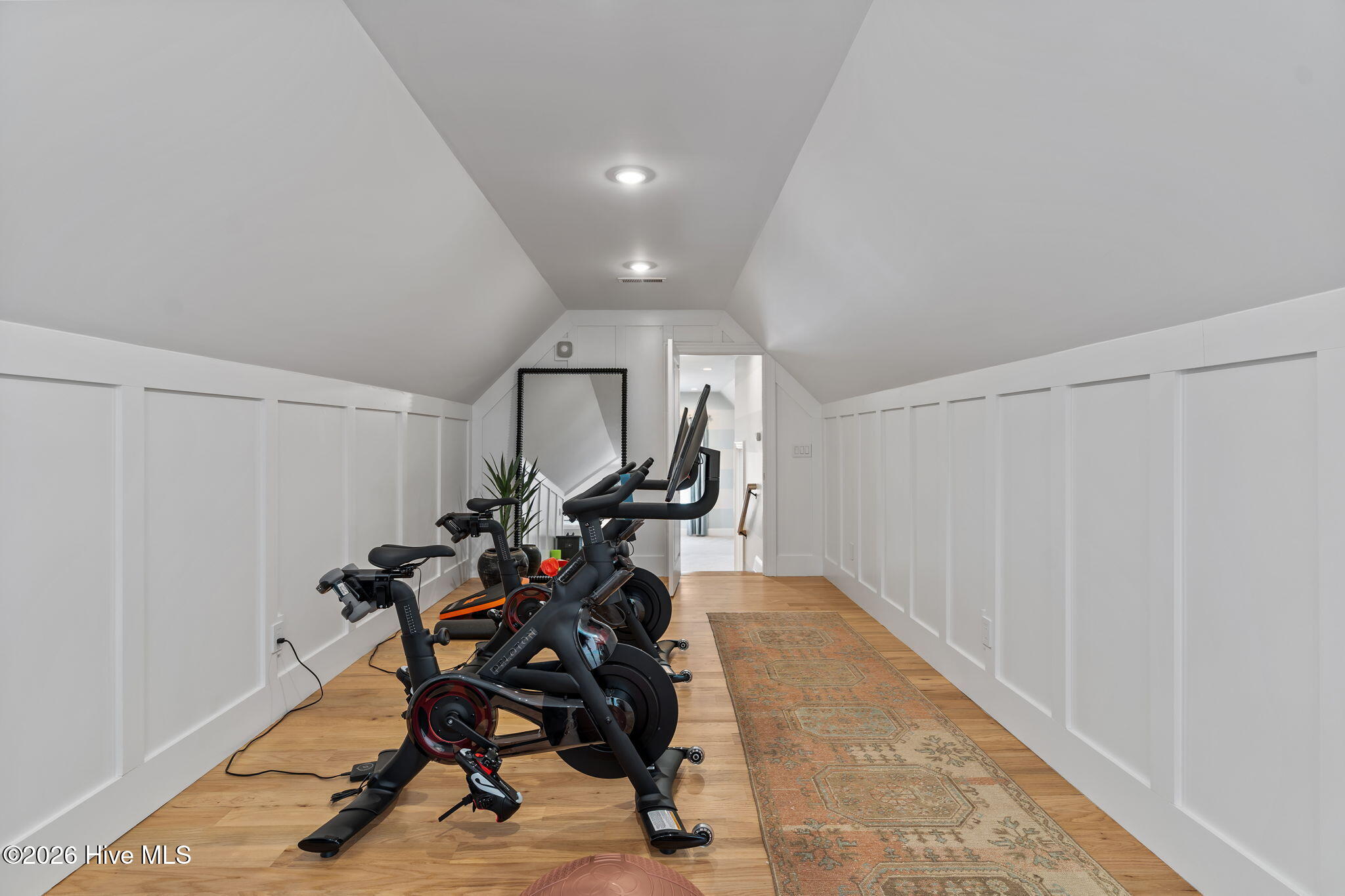 100561575 | Photo 47