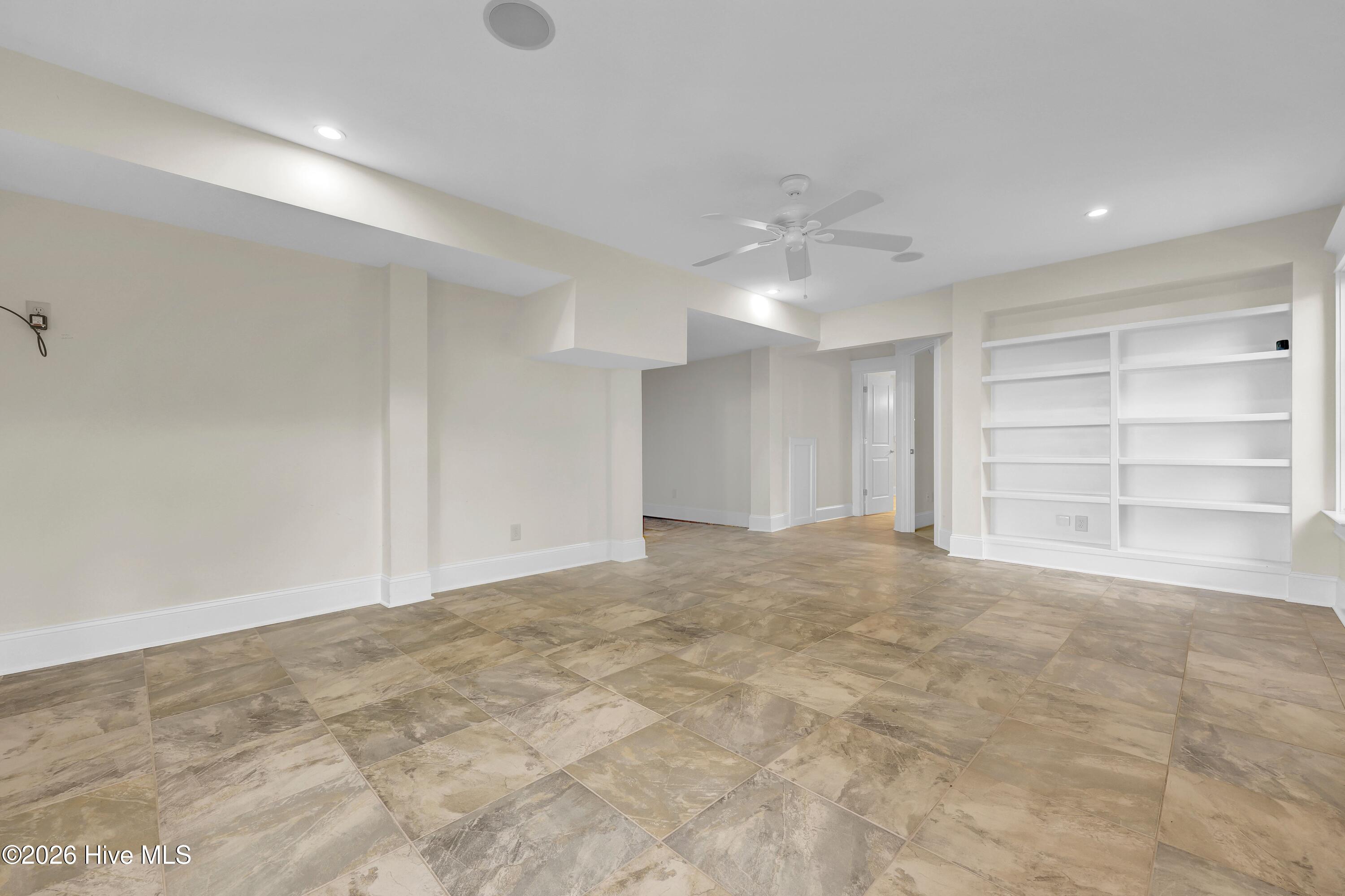 100569484 | Photo 65