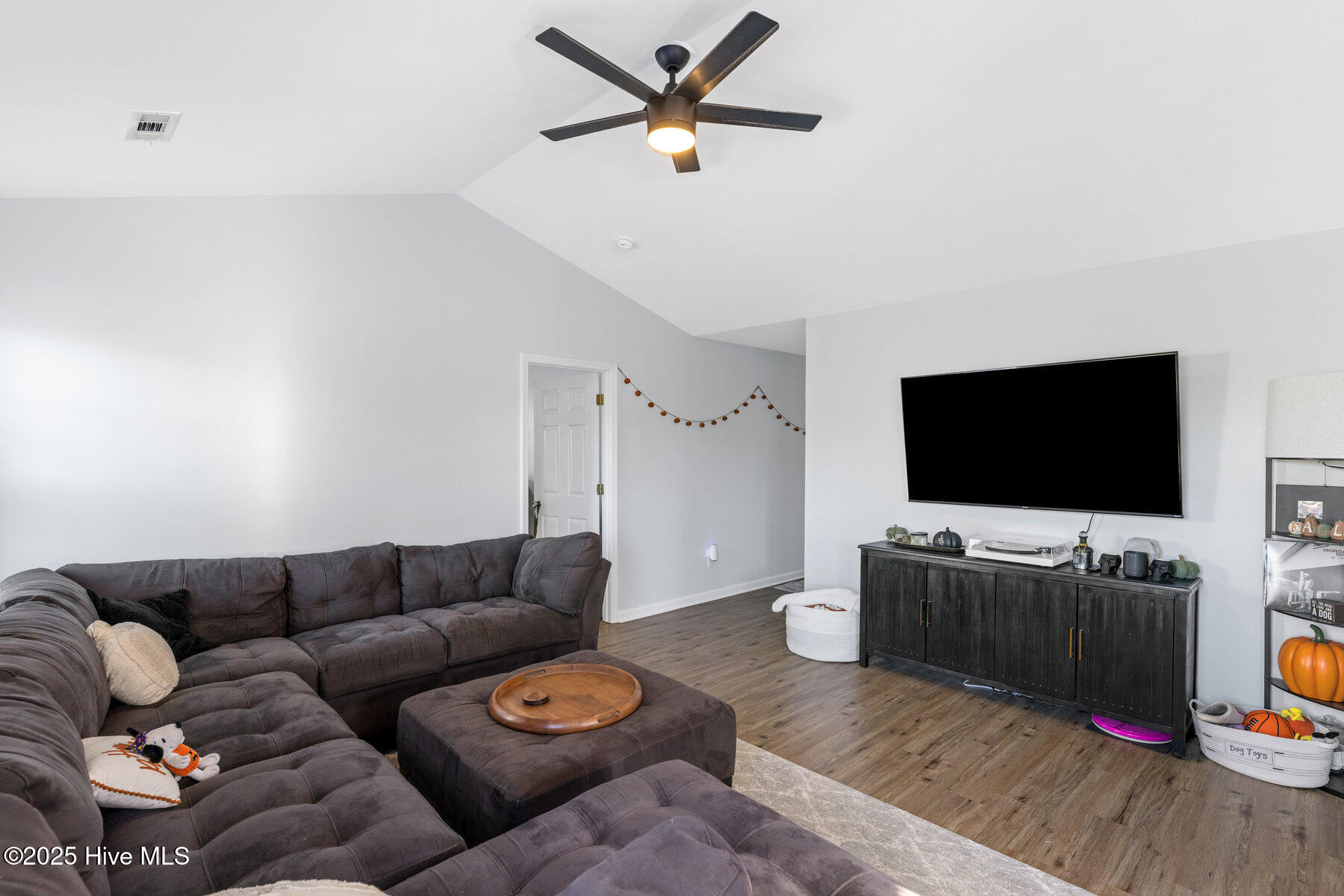 100539612 | Photo 13