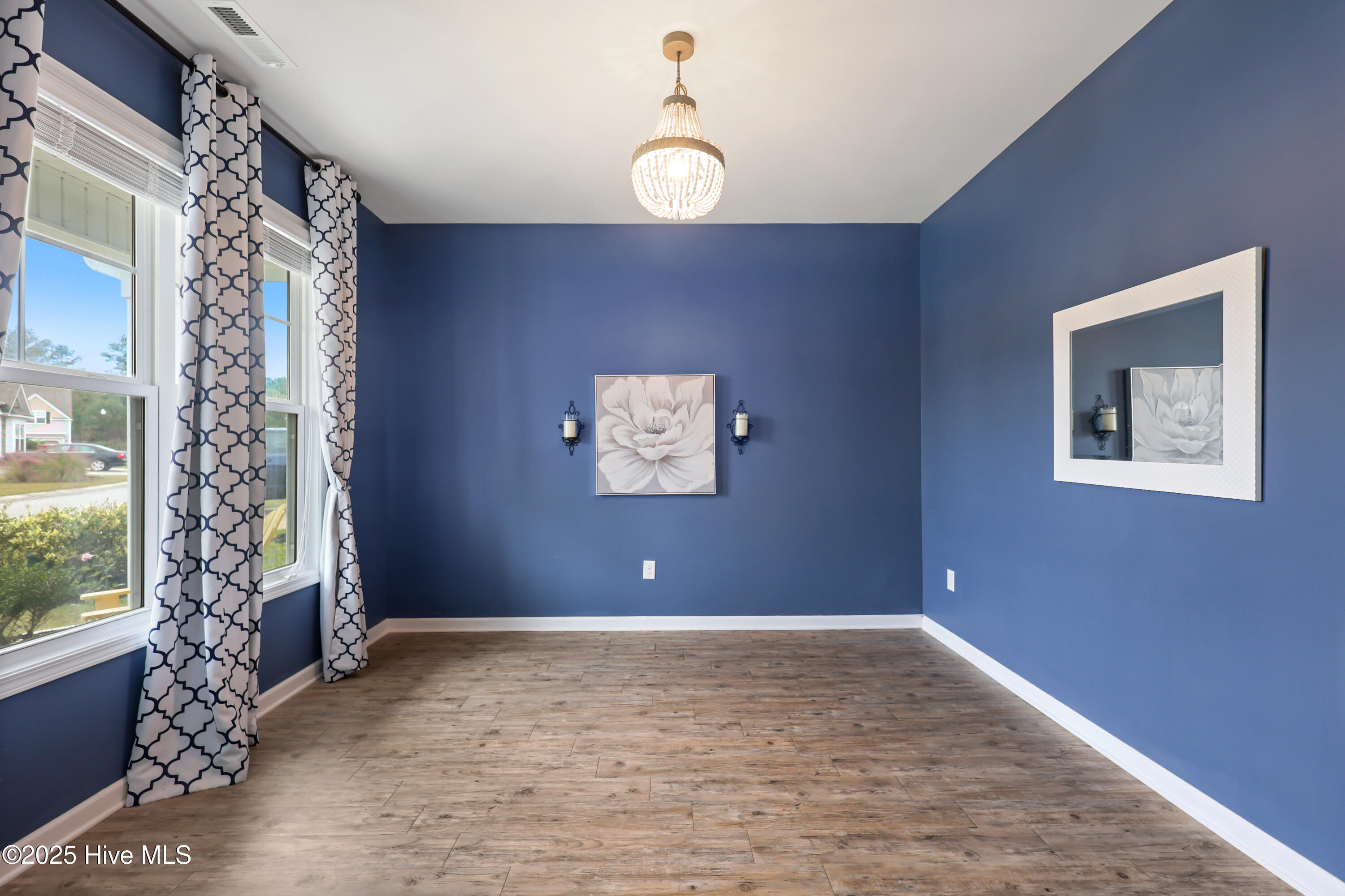 100539239 | Photo 16