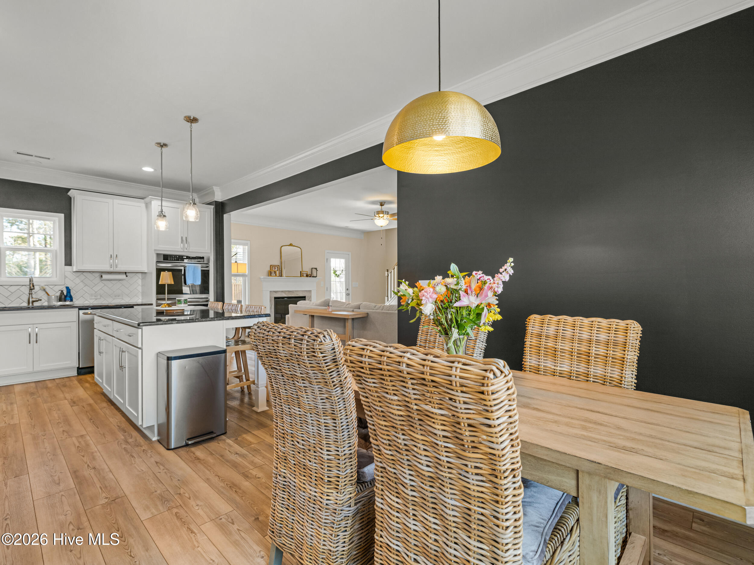 100559684 | Photo 24