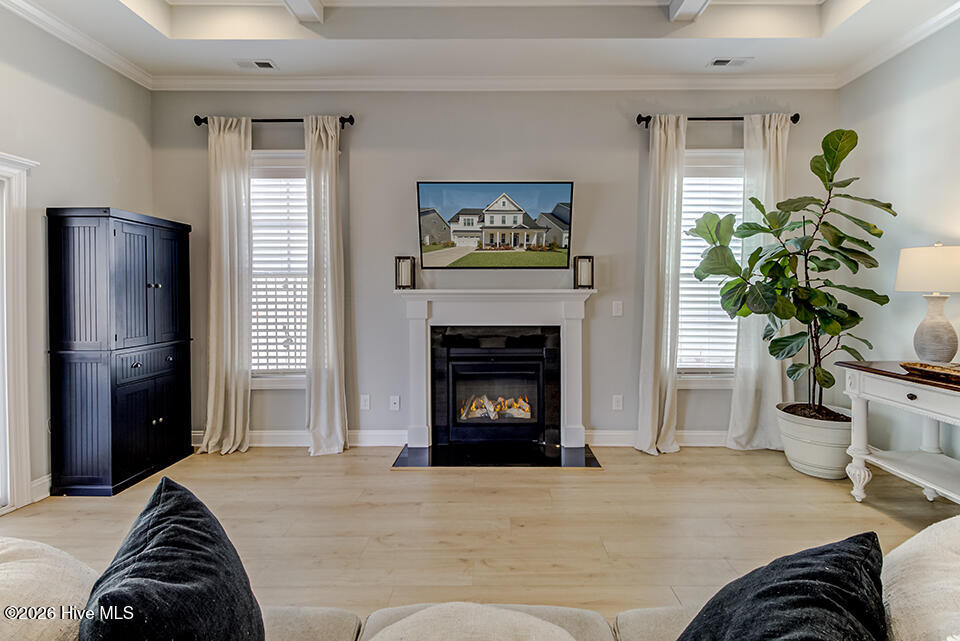 100554310 | Photo 18