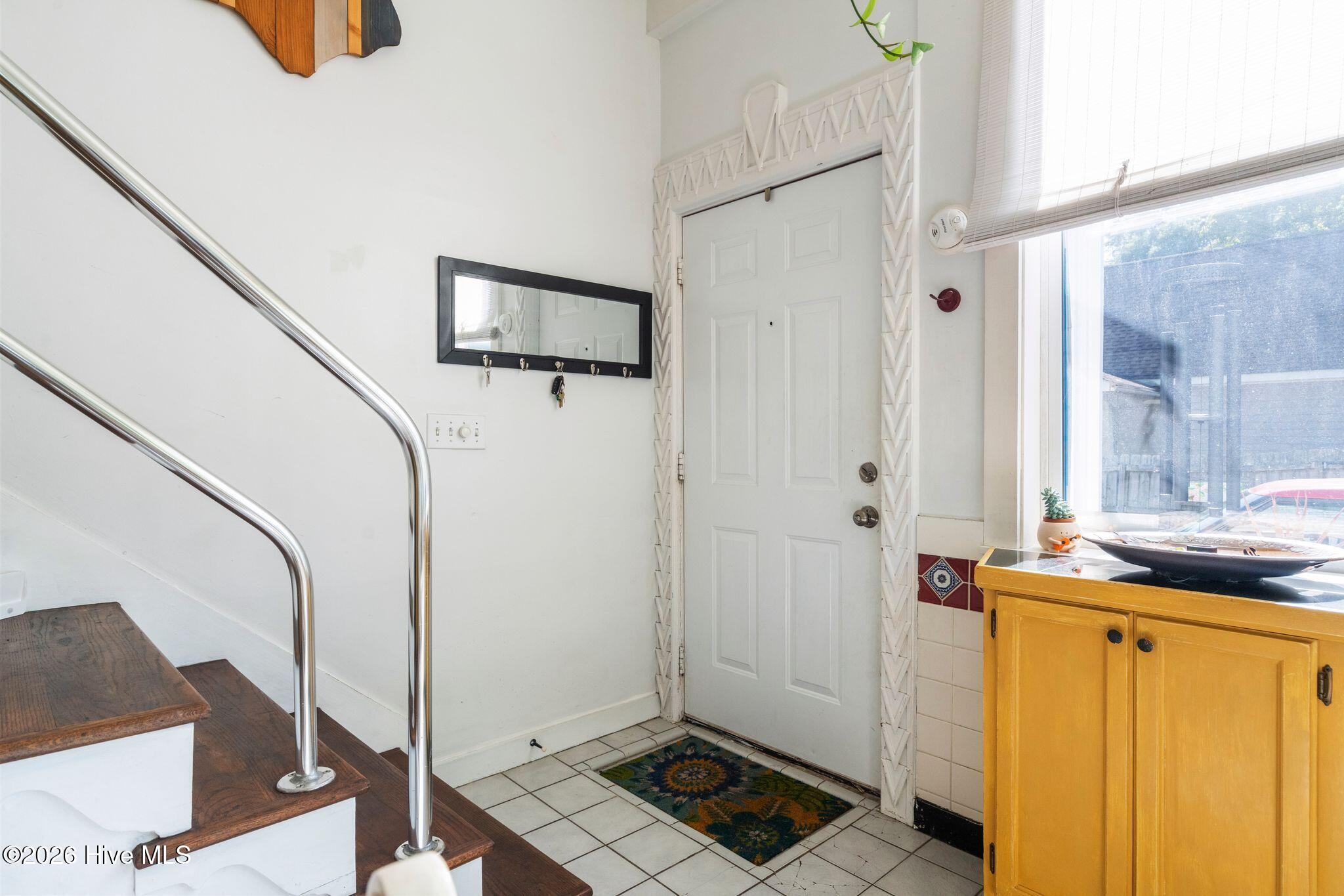 100570327 | Photo 27