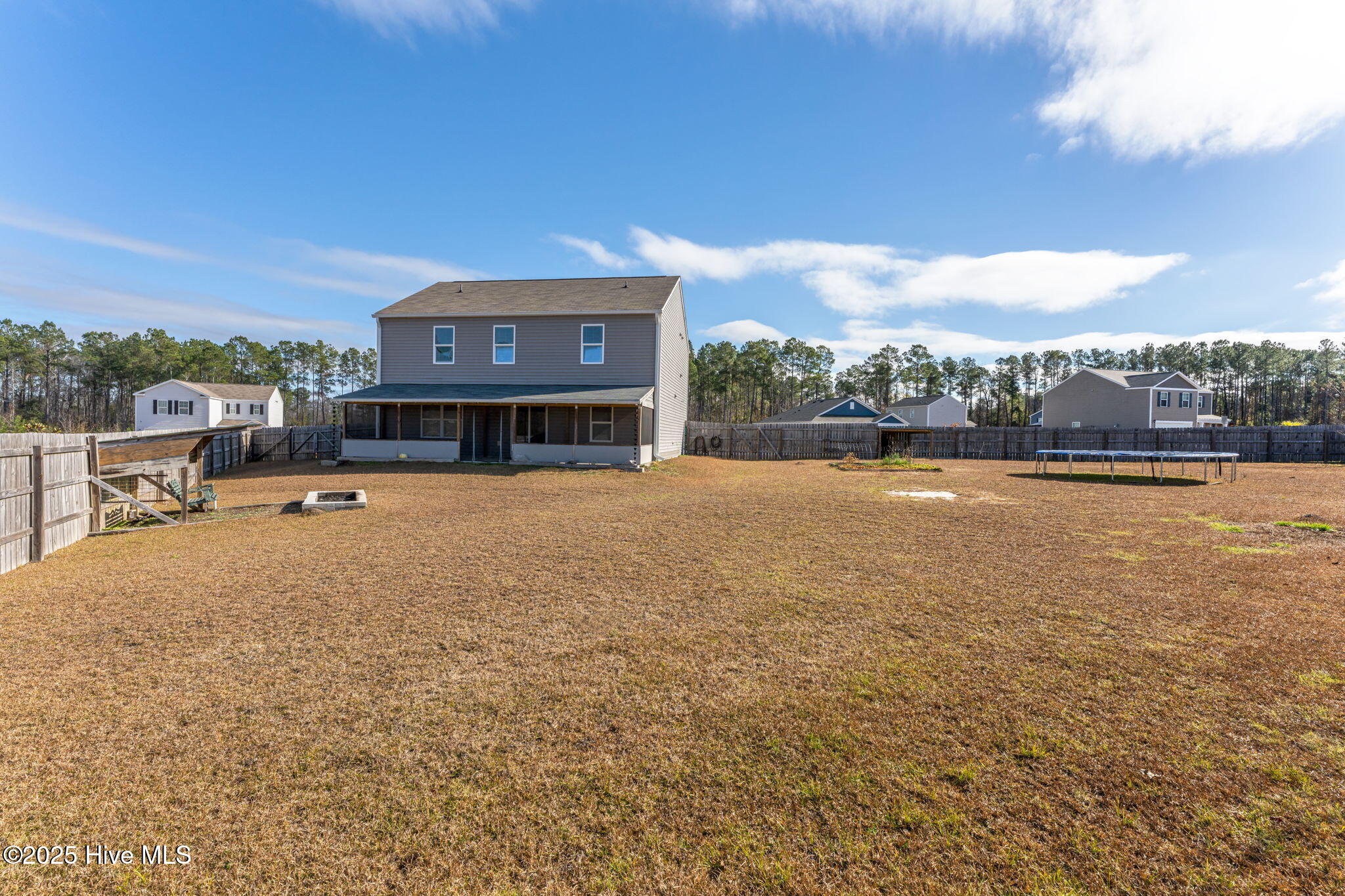 100523814 | Photo 36