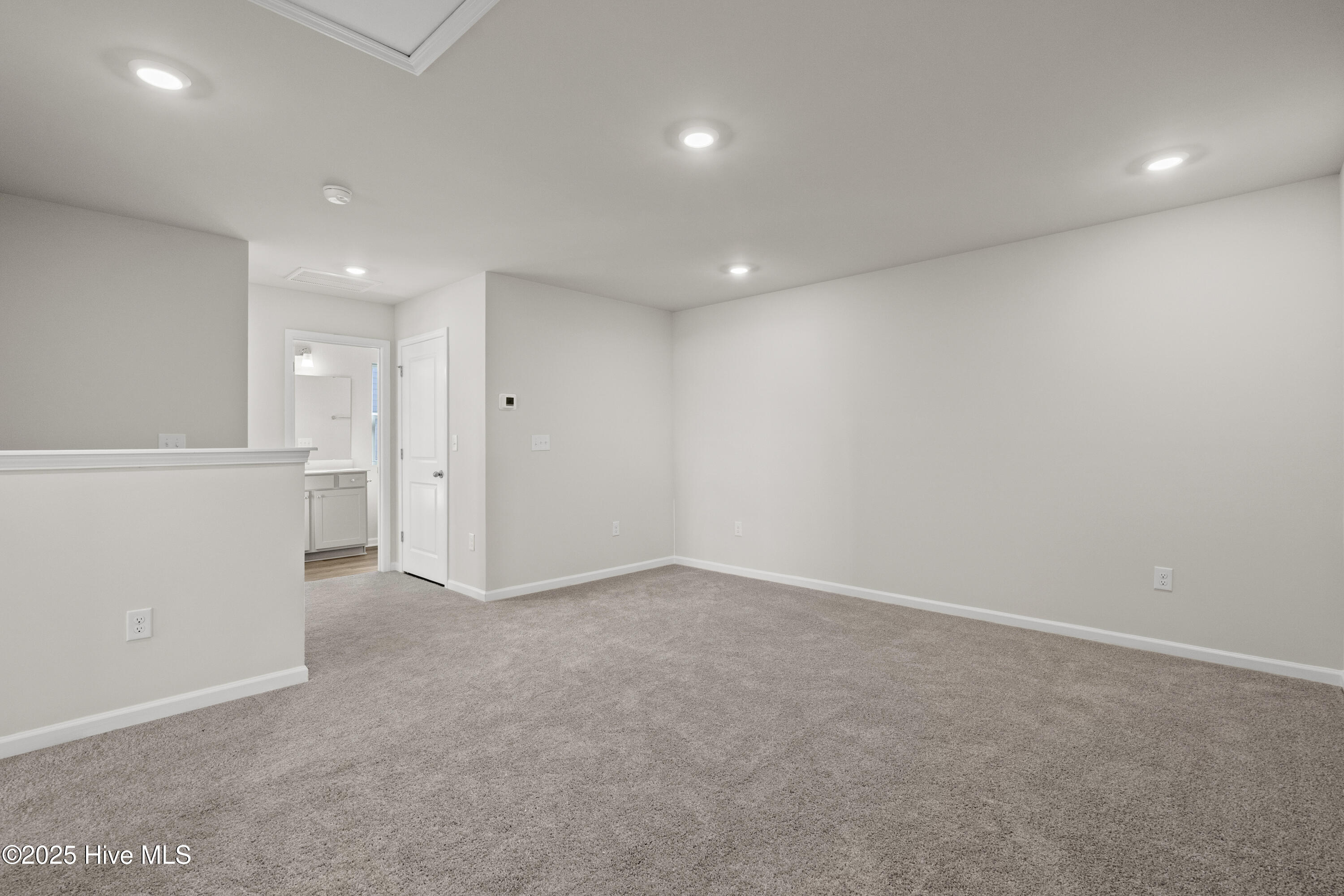 100536968 | Photo 27