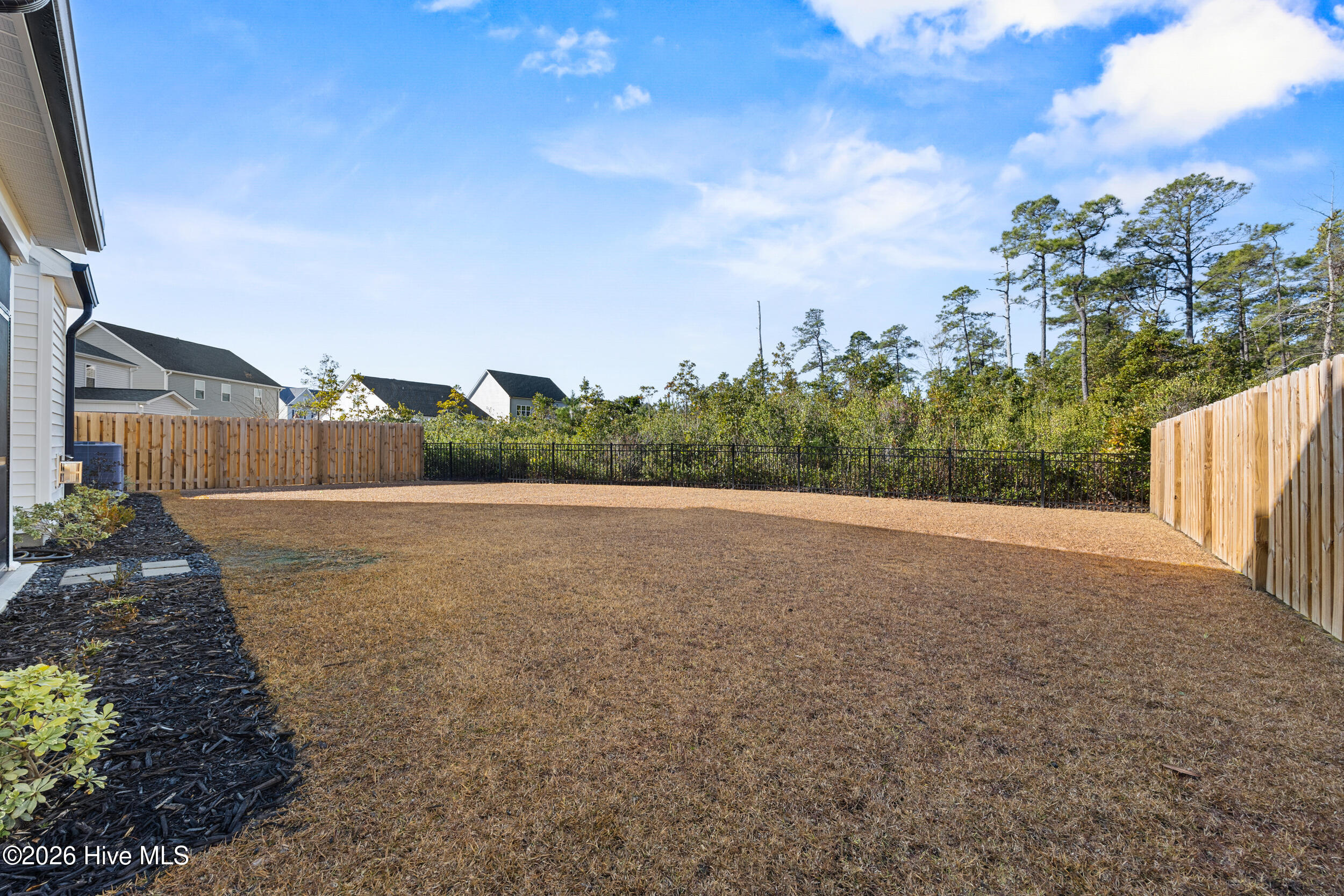 100548050 | Photo 42