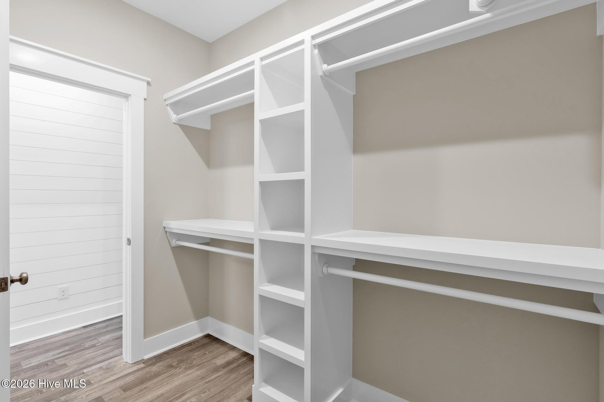 100547277 | Photo 20