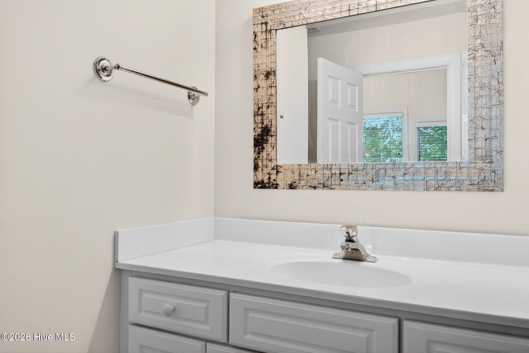 100553475 | Photo 48