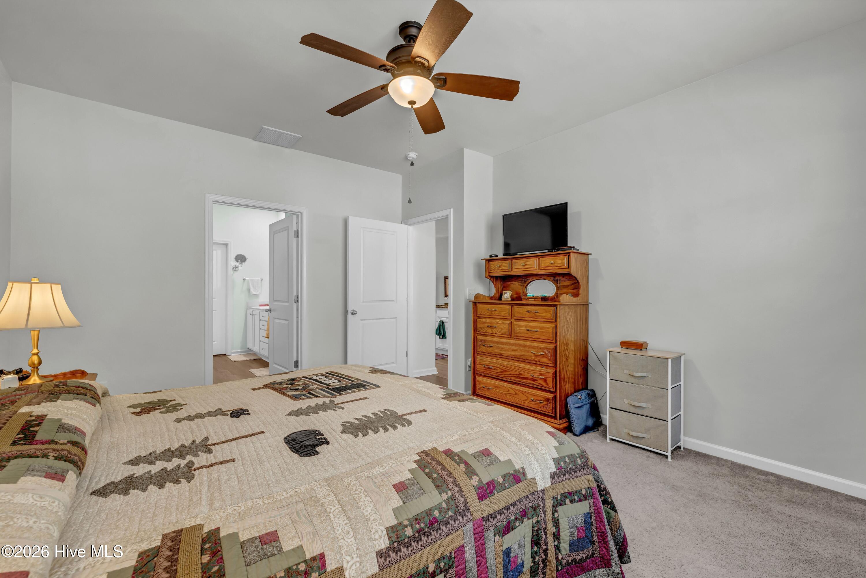 100558362 | Photo 15