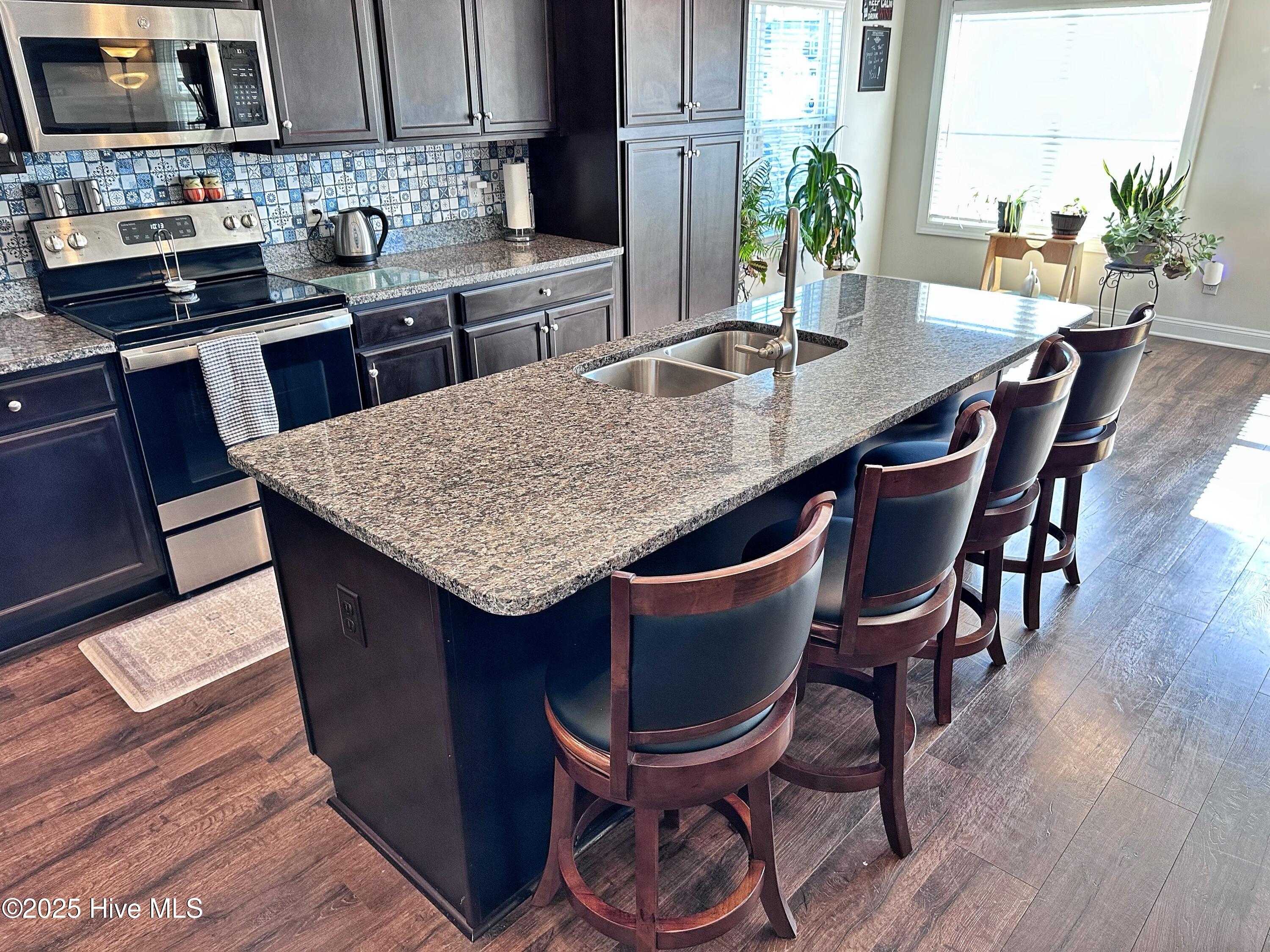 100540901 | Photo 33