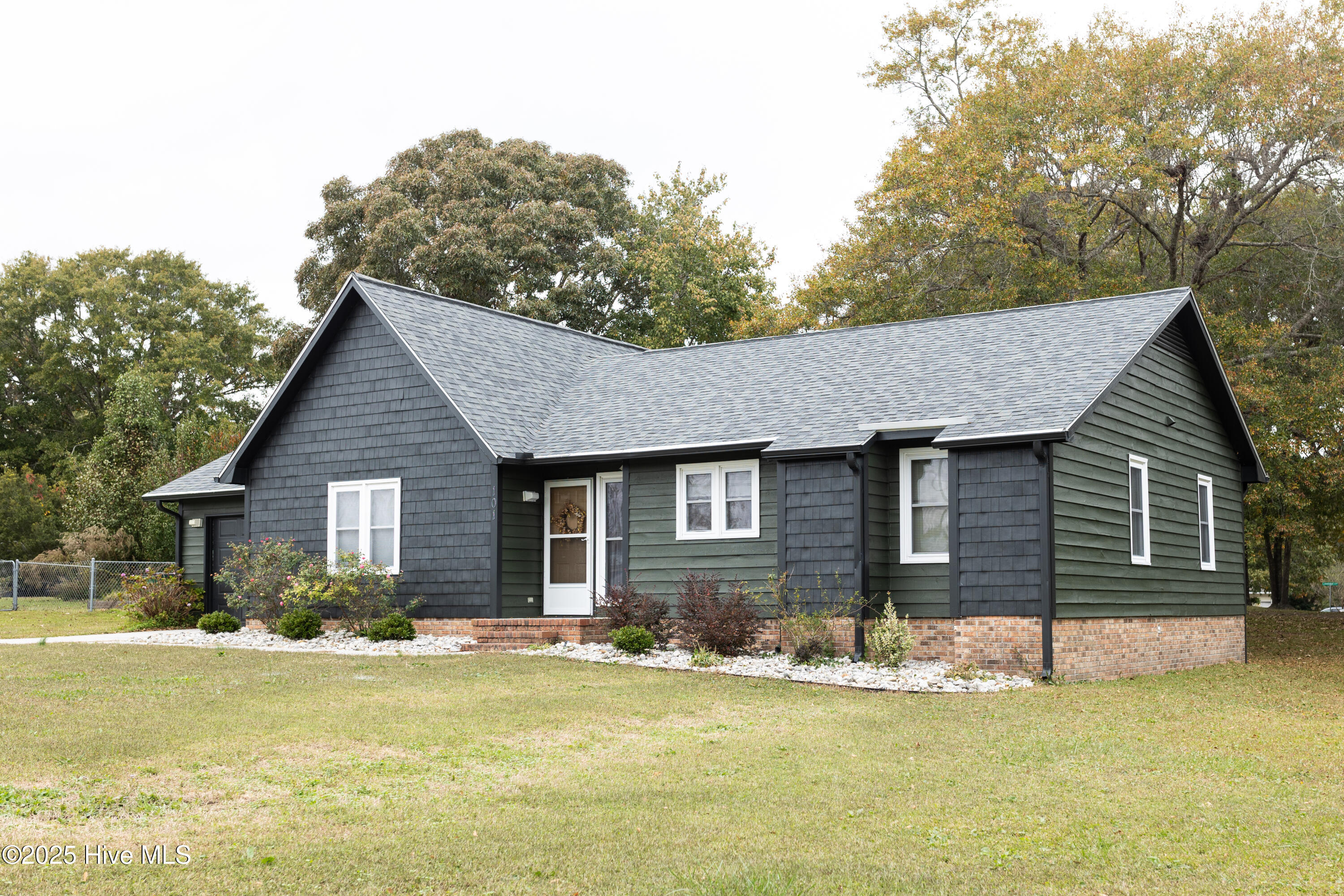 100540057 | Photo 17