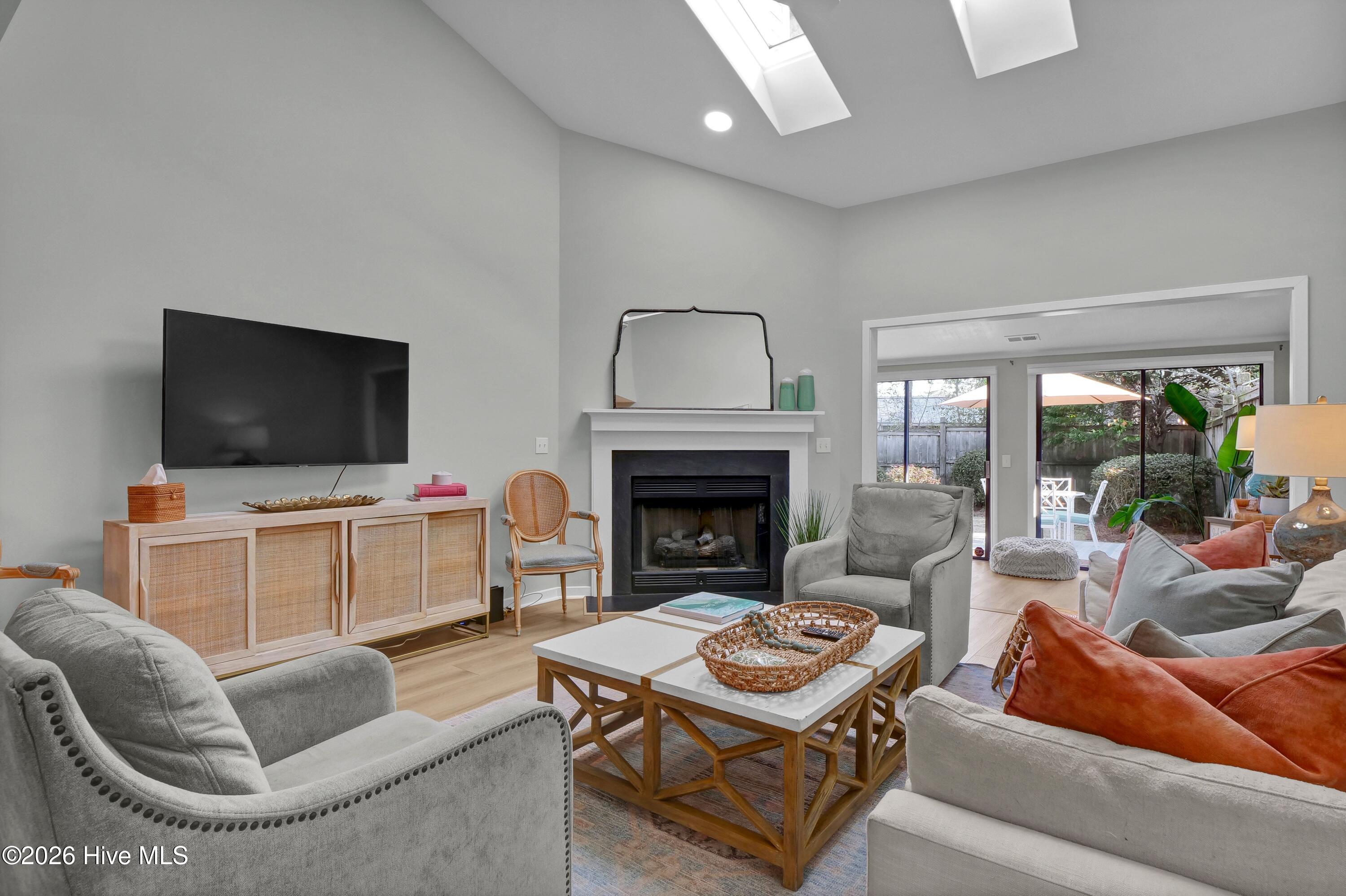 100562234 | Photo 10