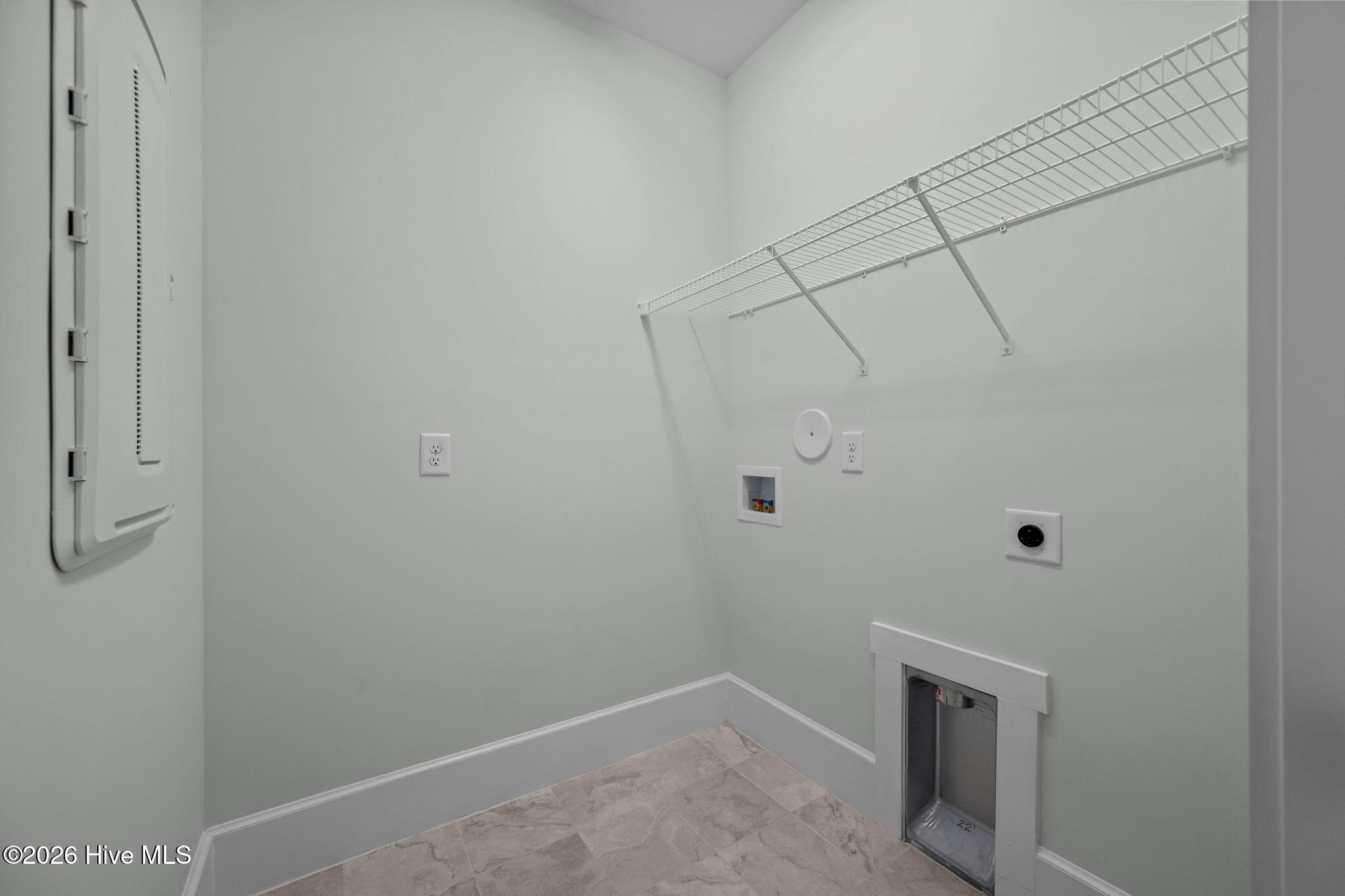 100567980 | Photo 31