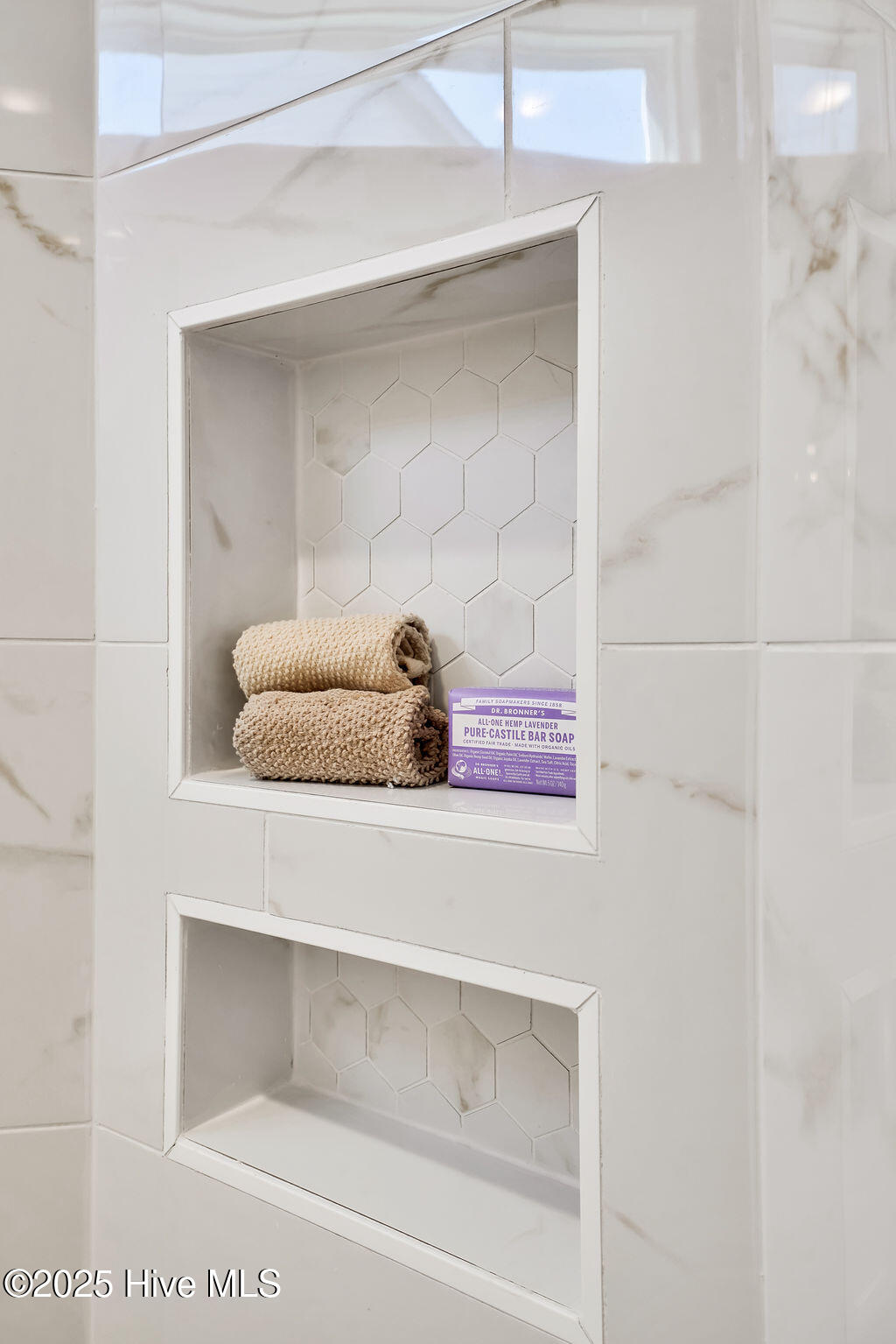 100529674 | Photo 86