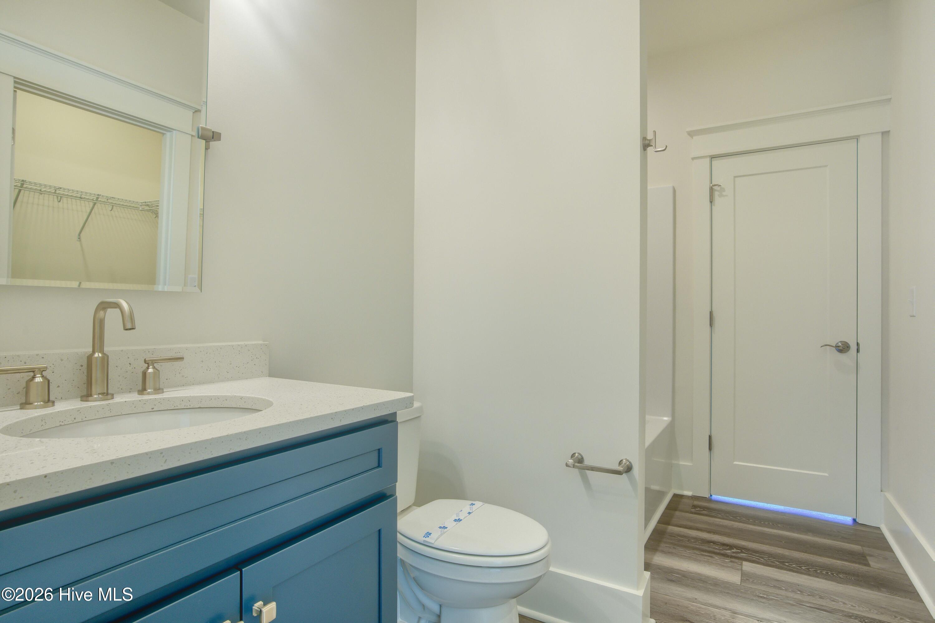 100559746 | Photo 25