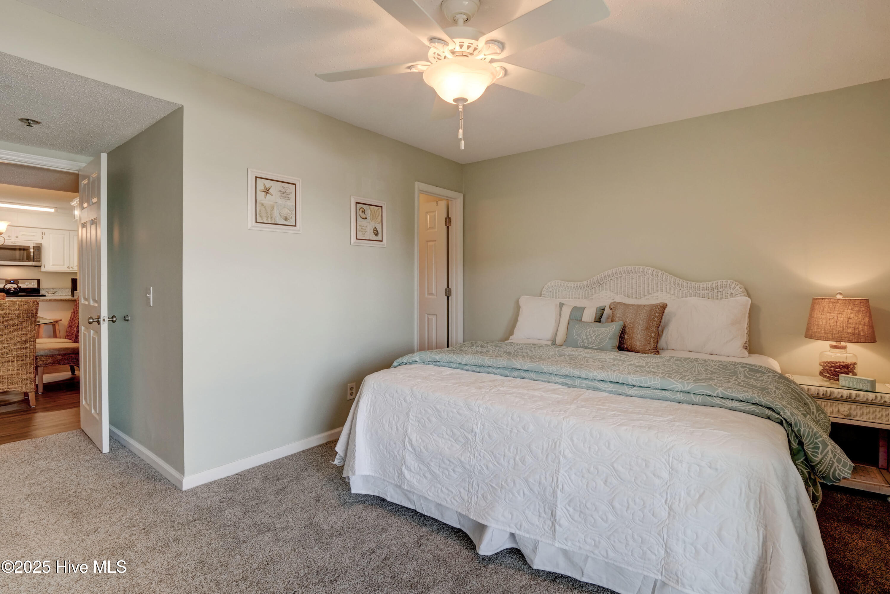 100522840 | Photo 11