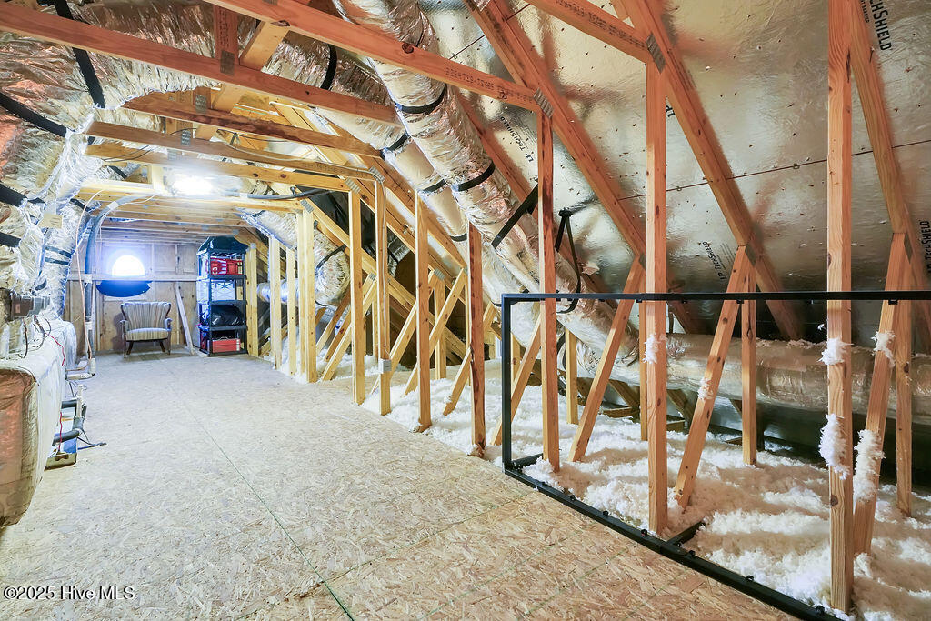 100535905 | Photo 39