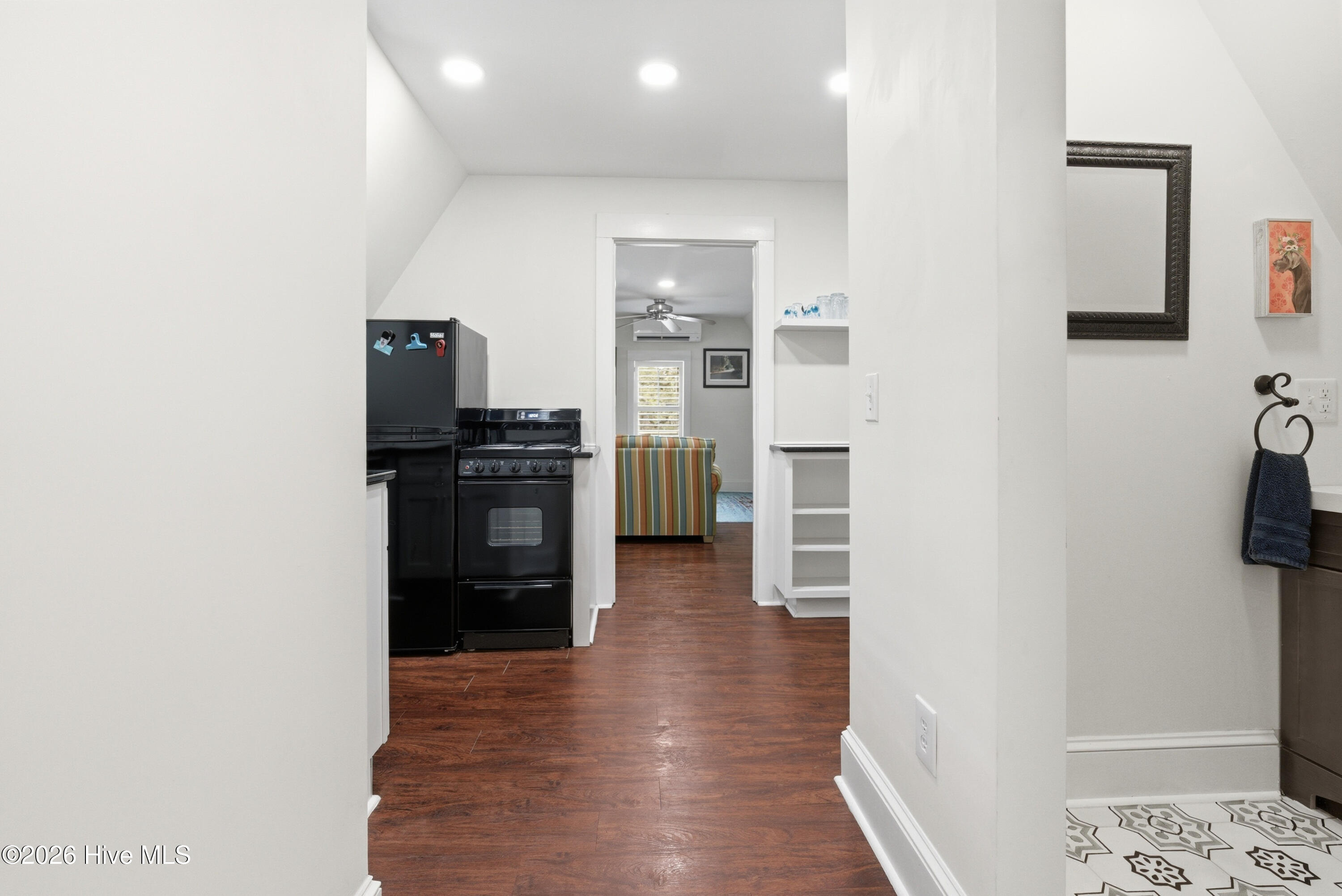 100567578 | Photo 34