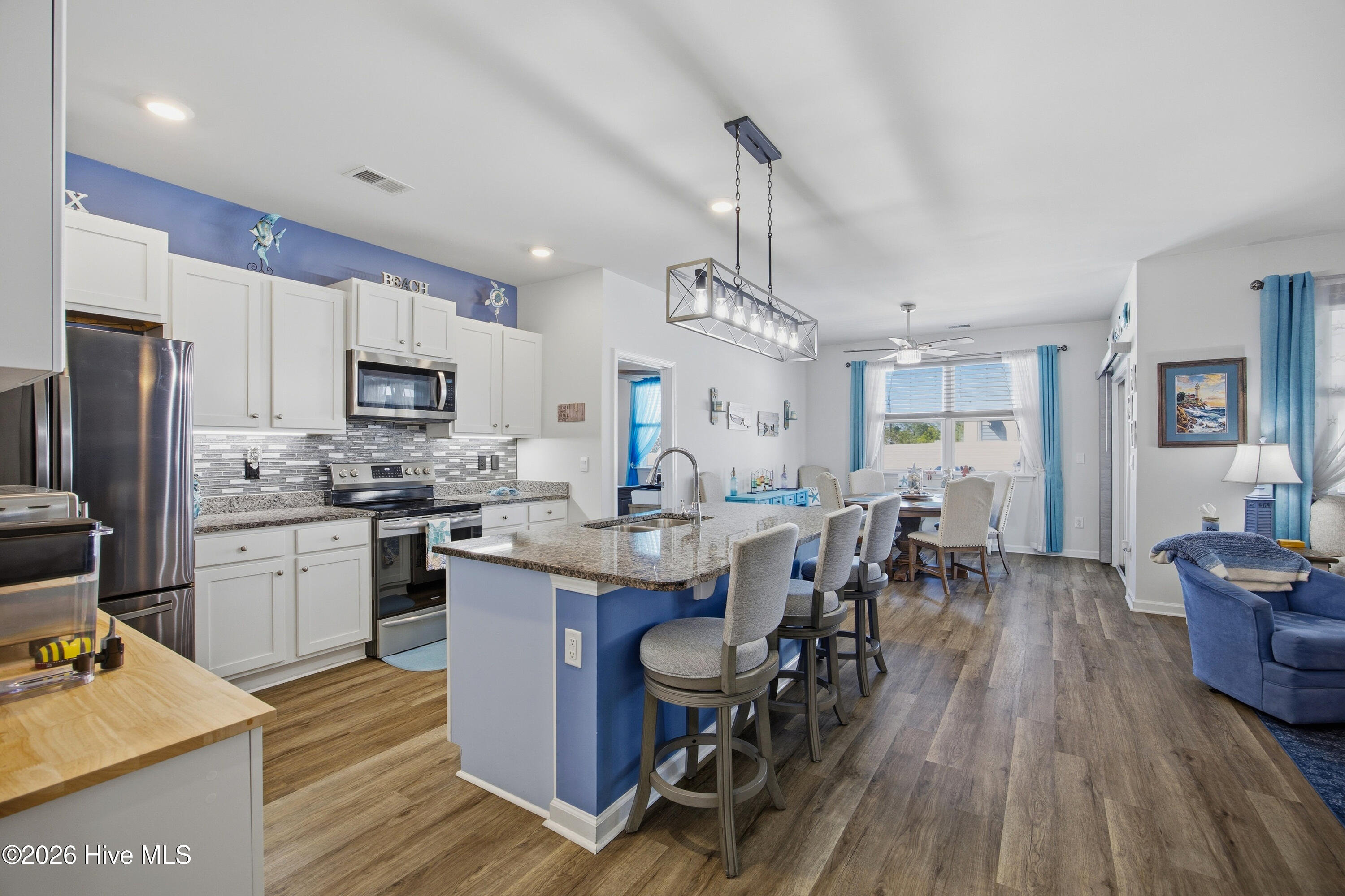 100550888 | Photo 17