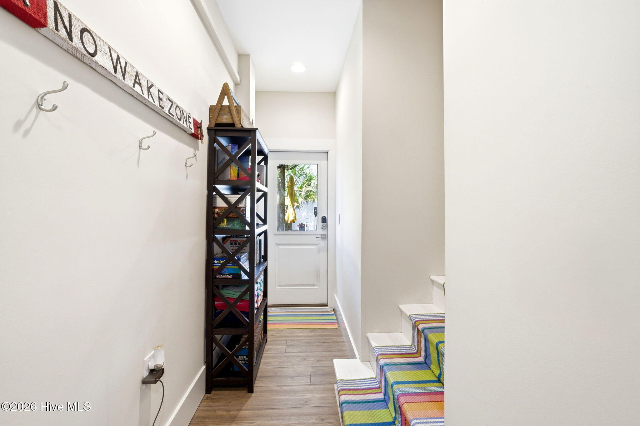 100568699 | Photo 28