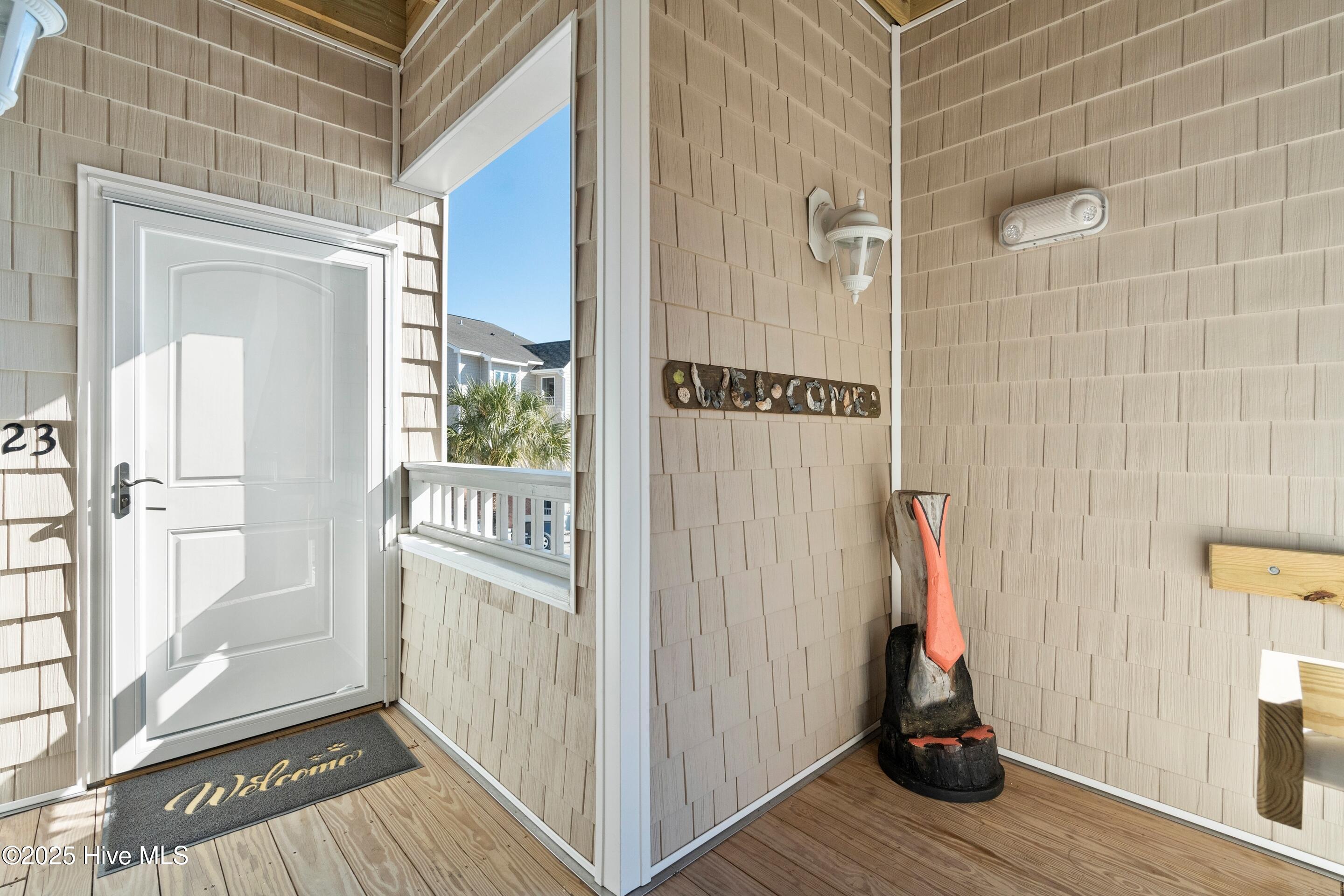 100542204 | Photo 34