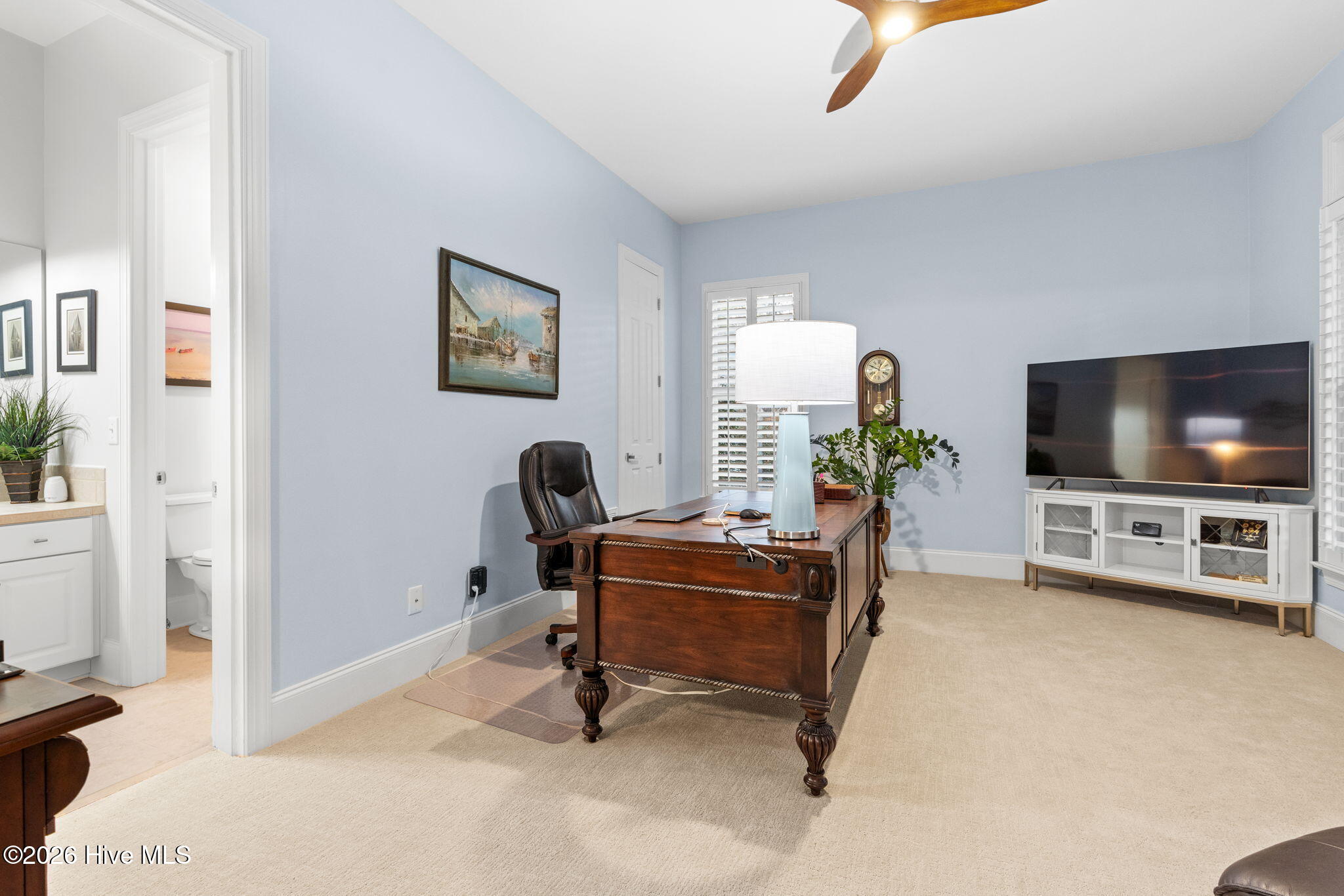 100549864 | Photo 24