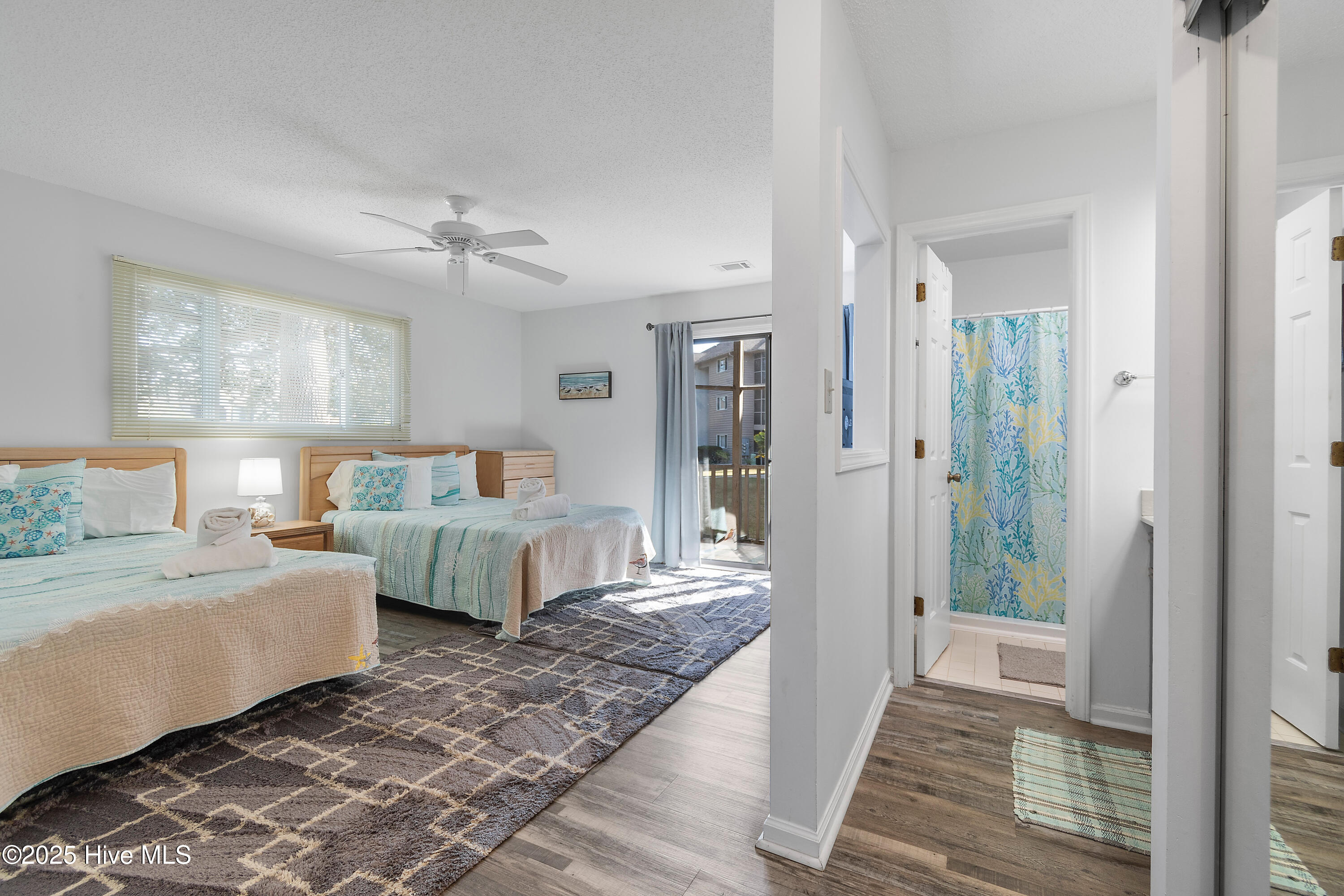 100541380 | Photo 13