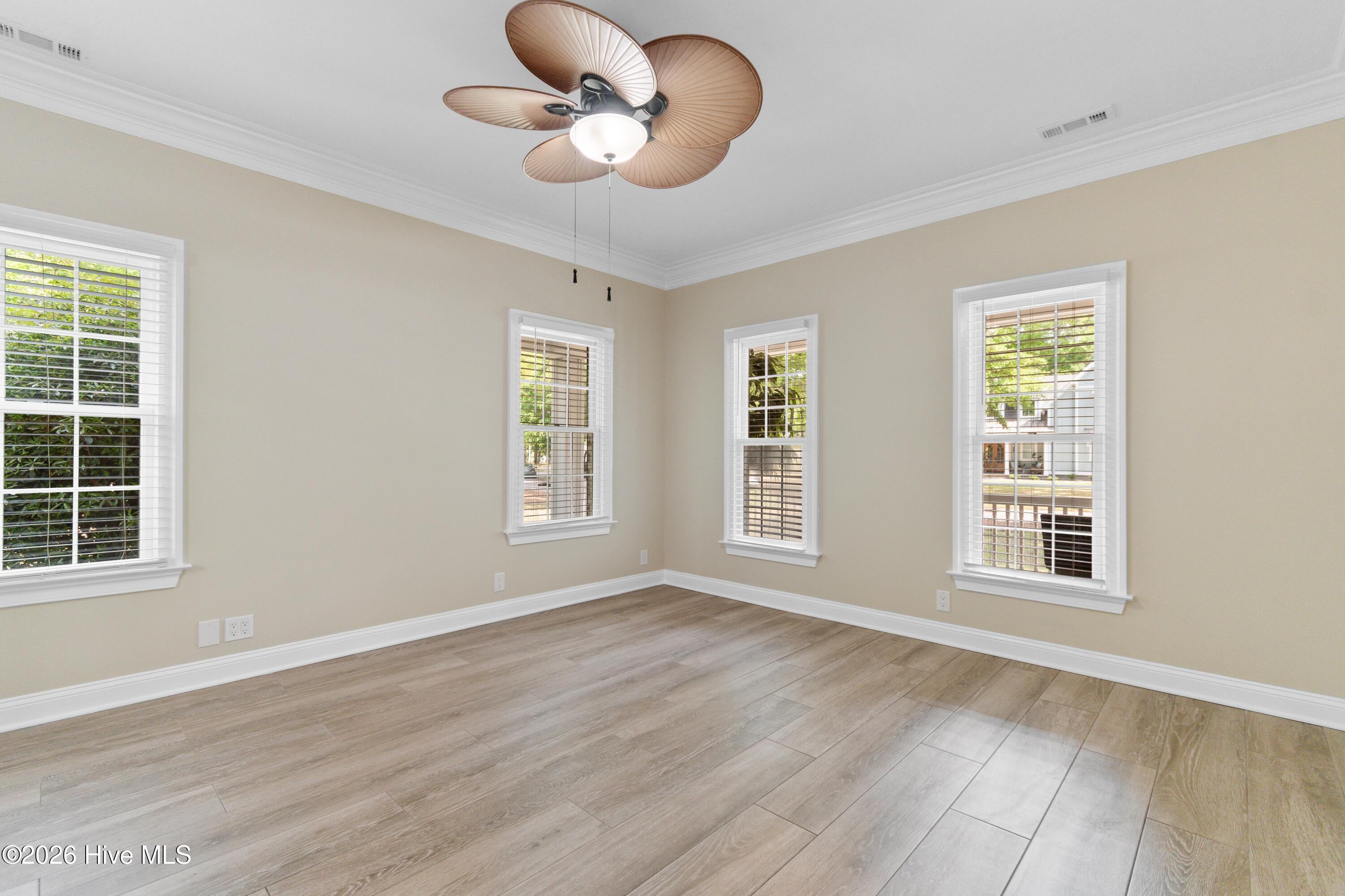 100569260 | Photo 17