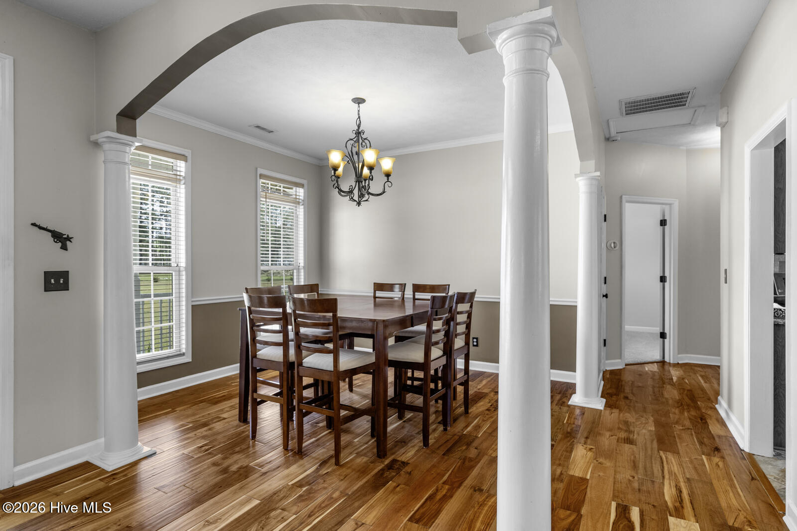 100563110 | Photo 10