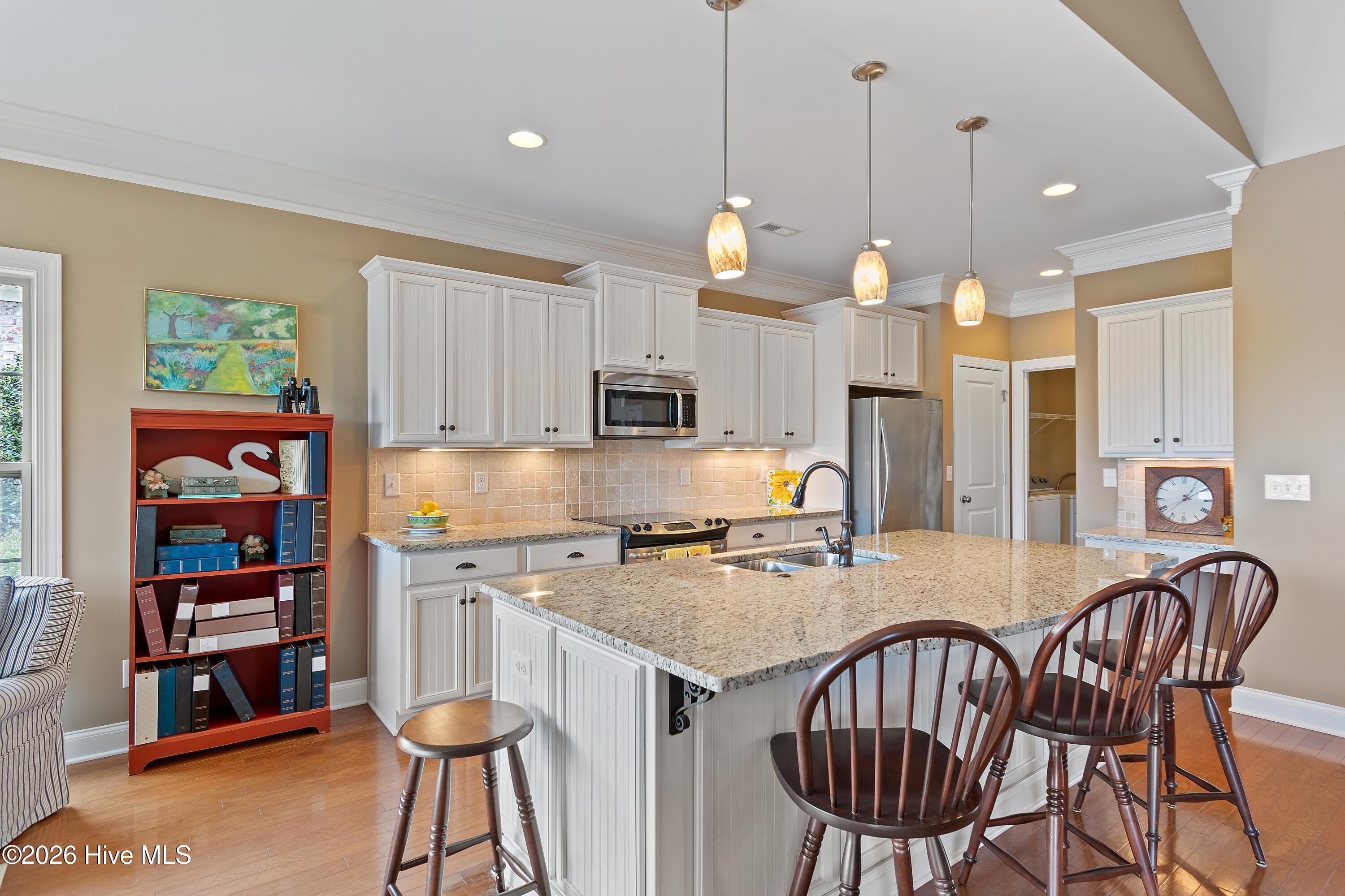 100565695 | Photo 14