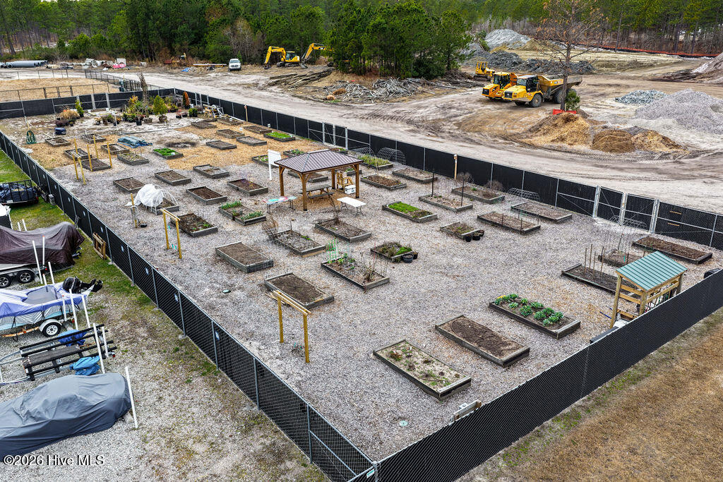 100558848 | Photo 58