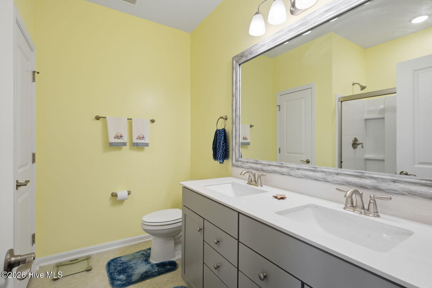 100555393 | Photo 21