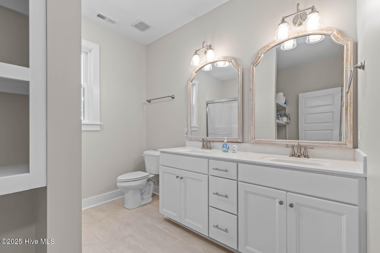 100535399 | Photo 29