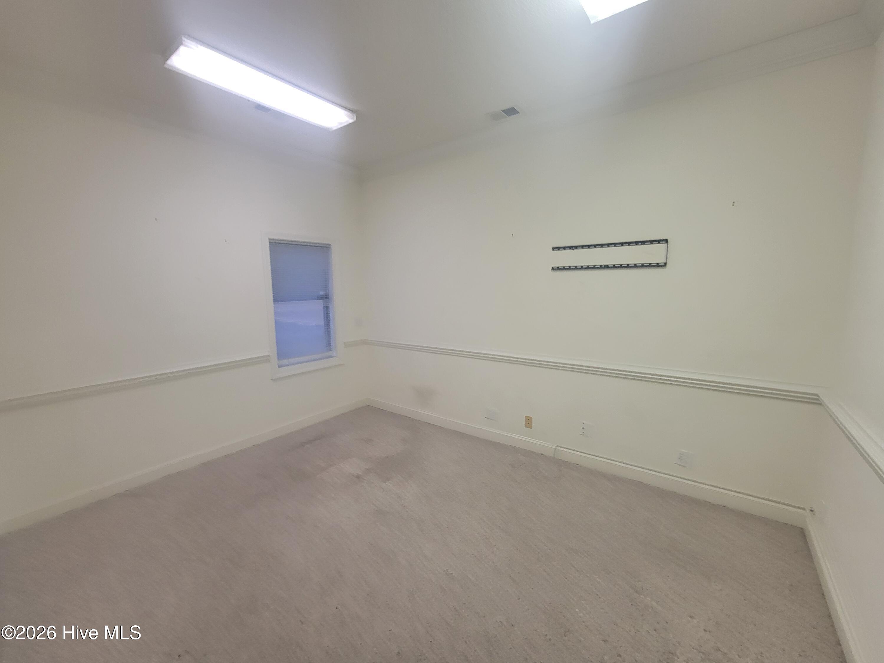 100556875 | Photo 12