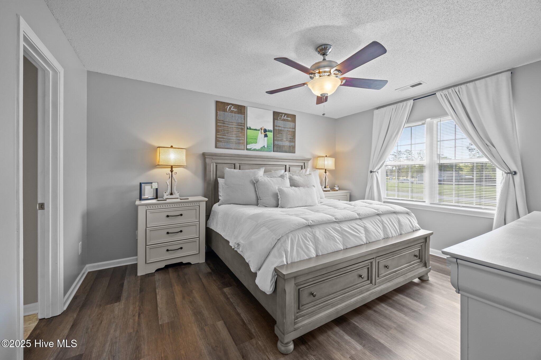 100567266 | Photo 19