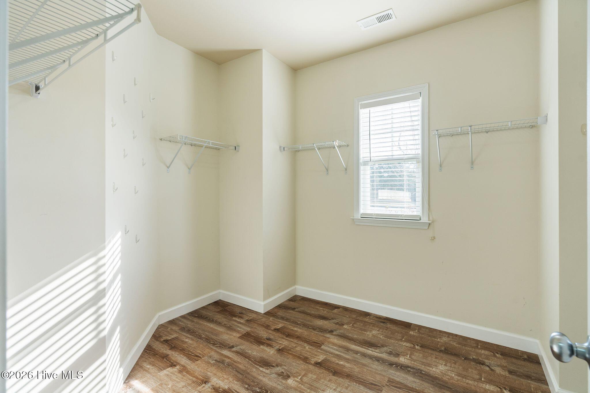 100558662 | Photo 43