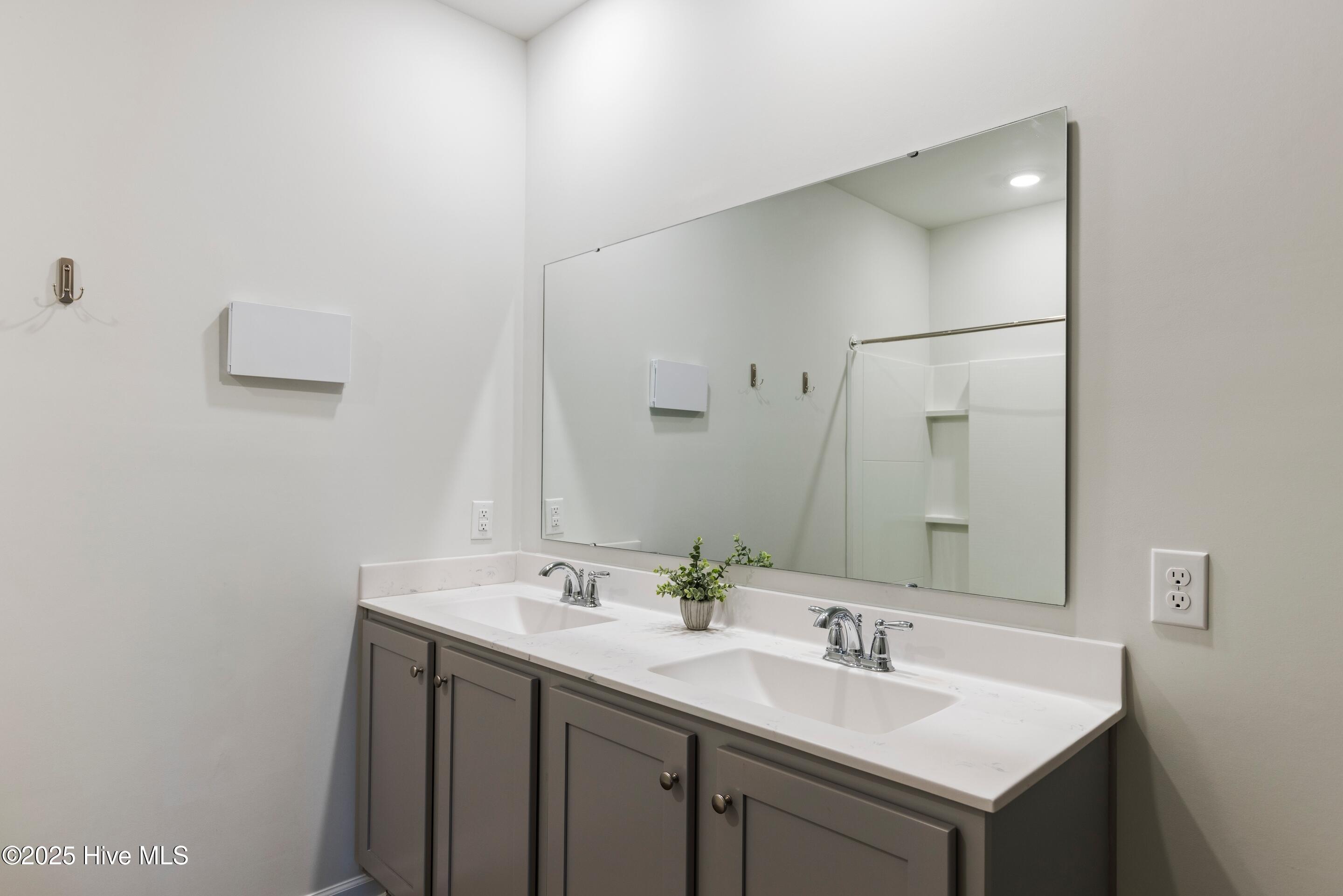 100543257 | Photo 18