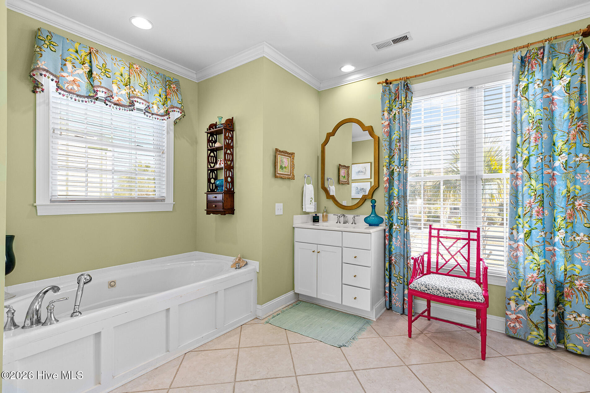 100554340 | Photo 52