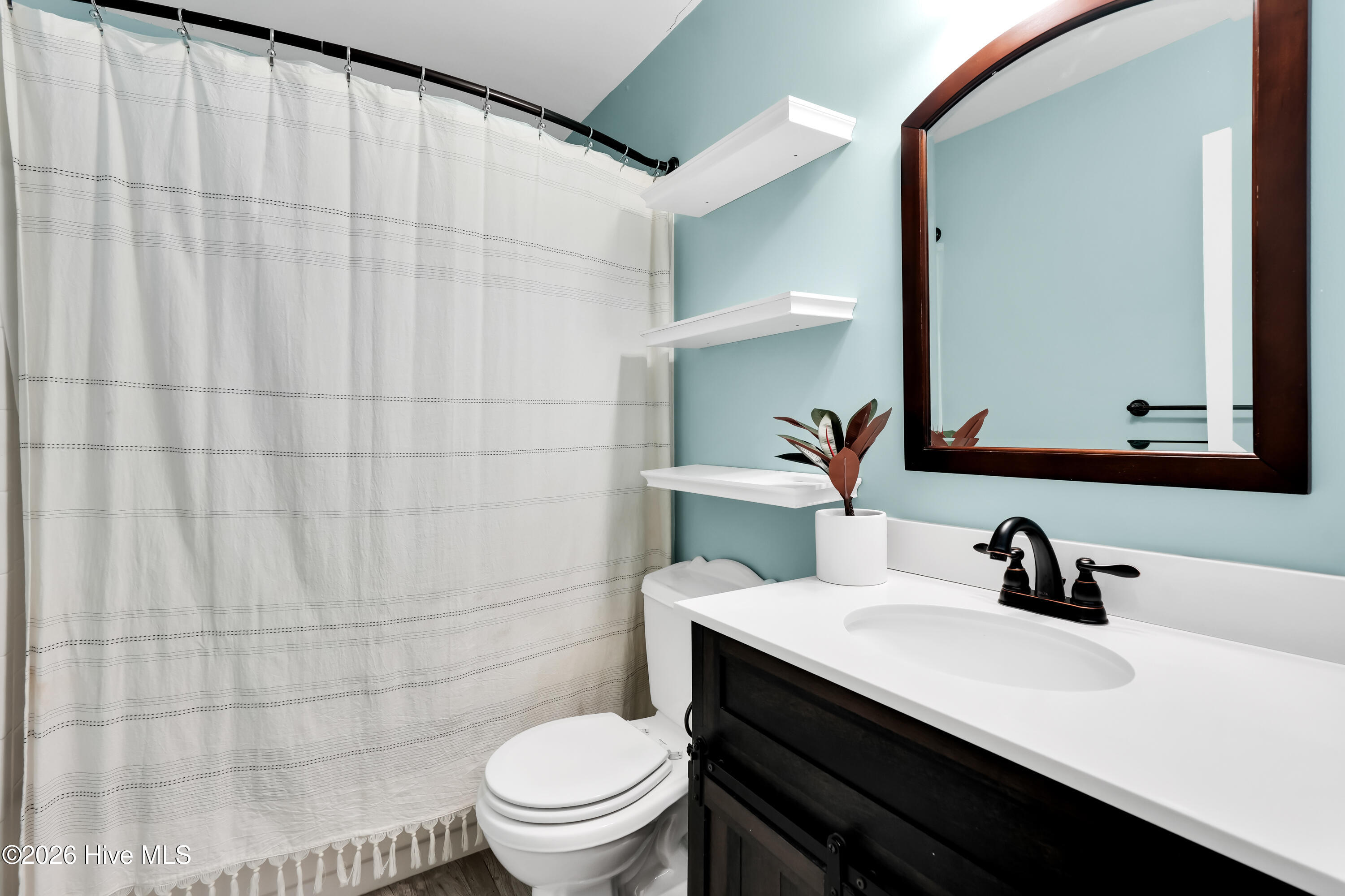 100567428 | Photo 22