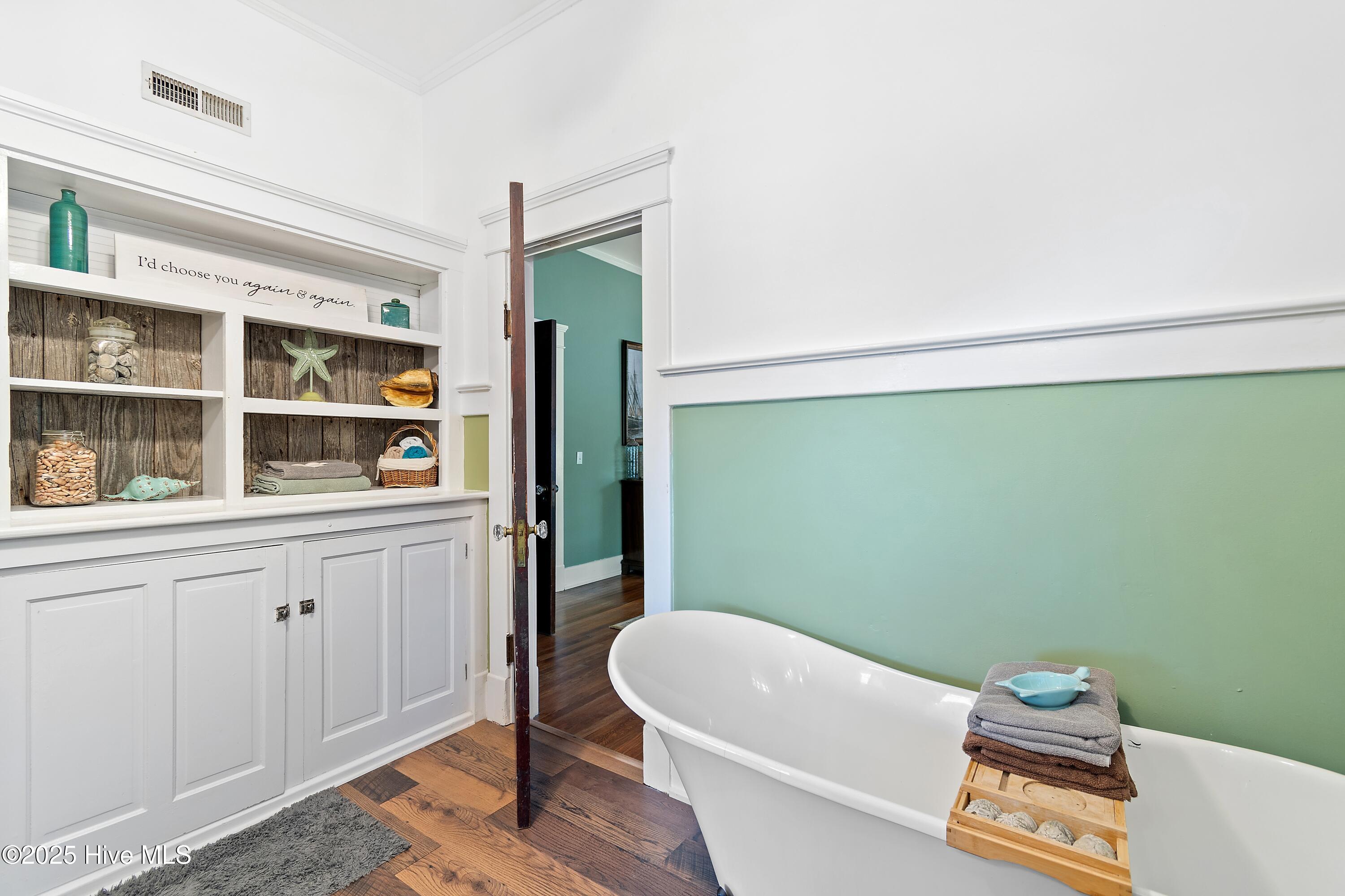 100544139 | Photo 40