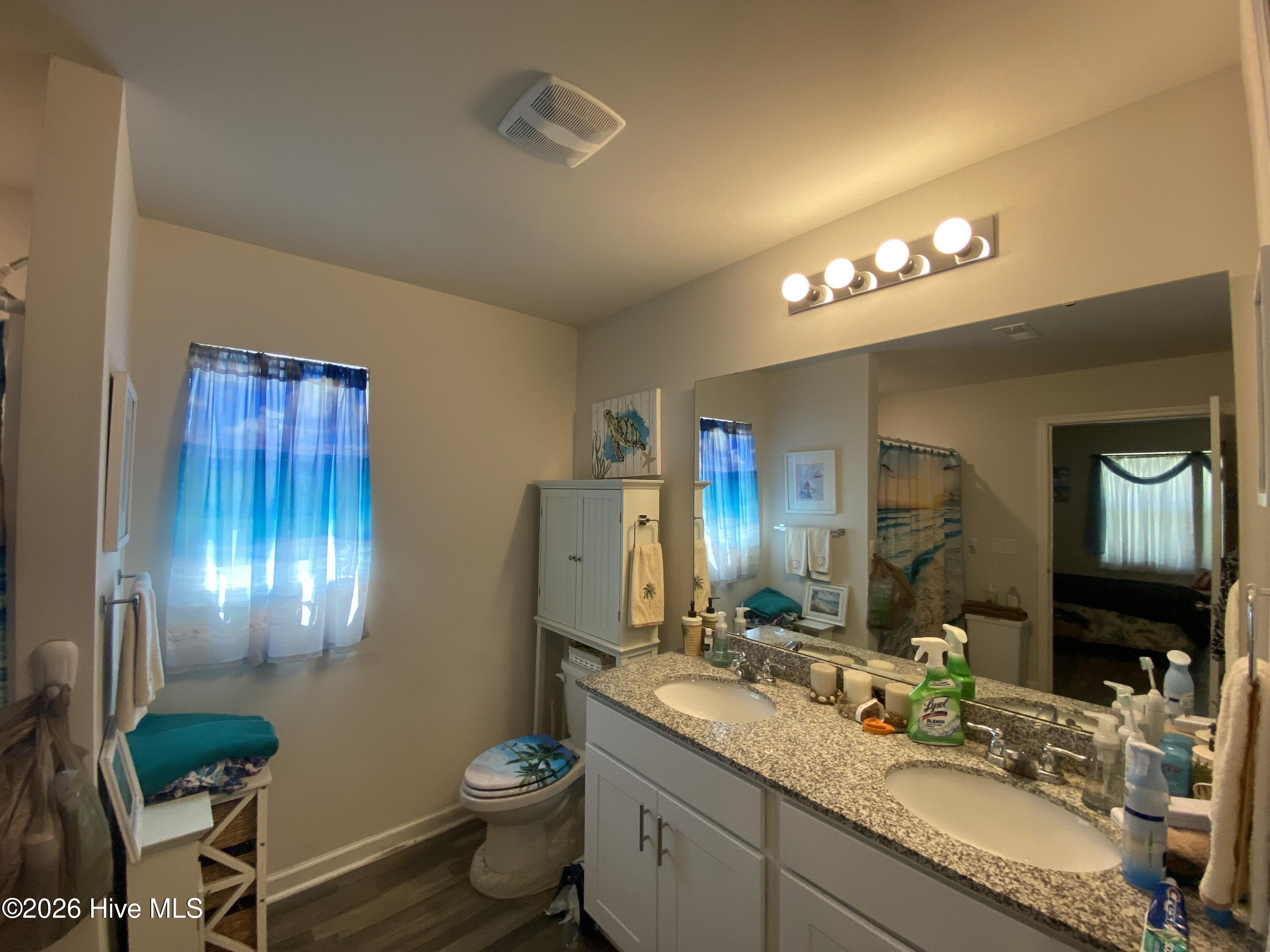 100566692 | Photo 46