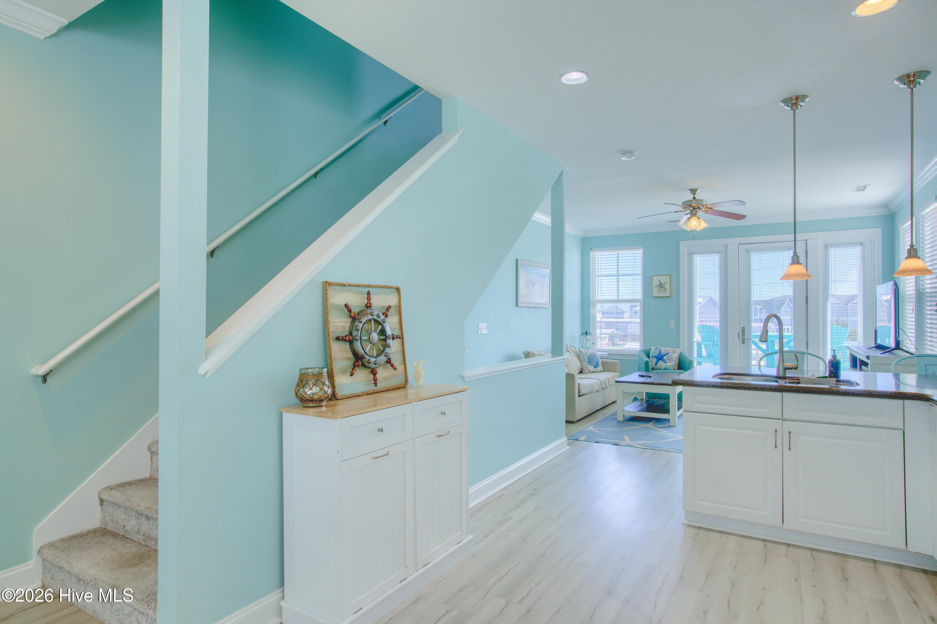 100558163 | Photo 14