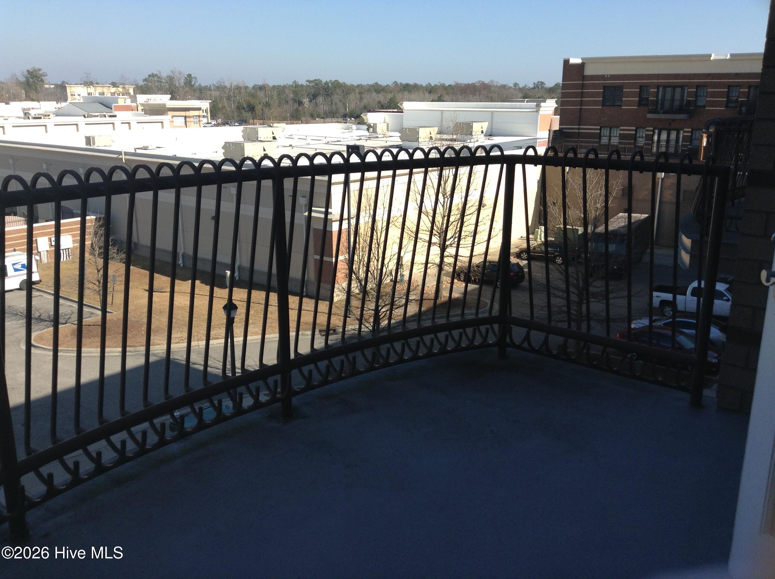 100553173 | Photo 17