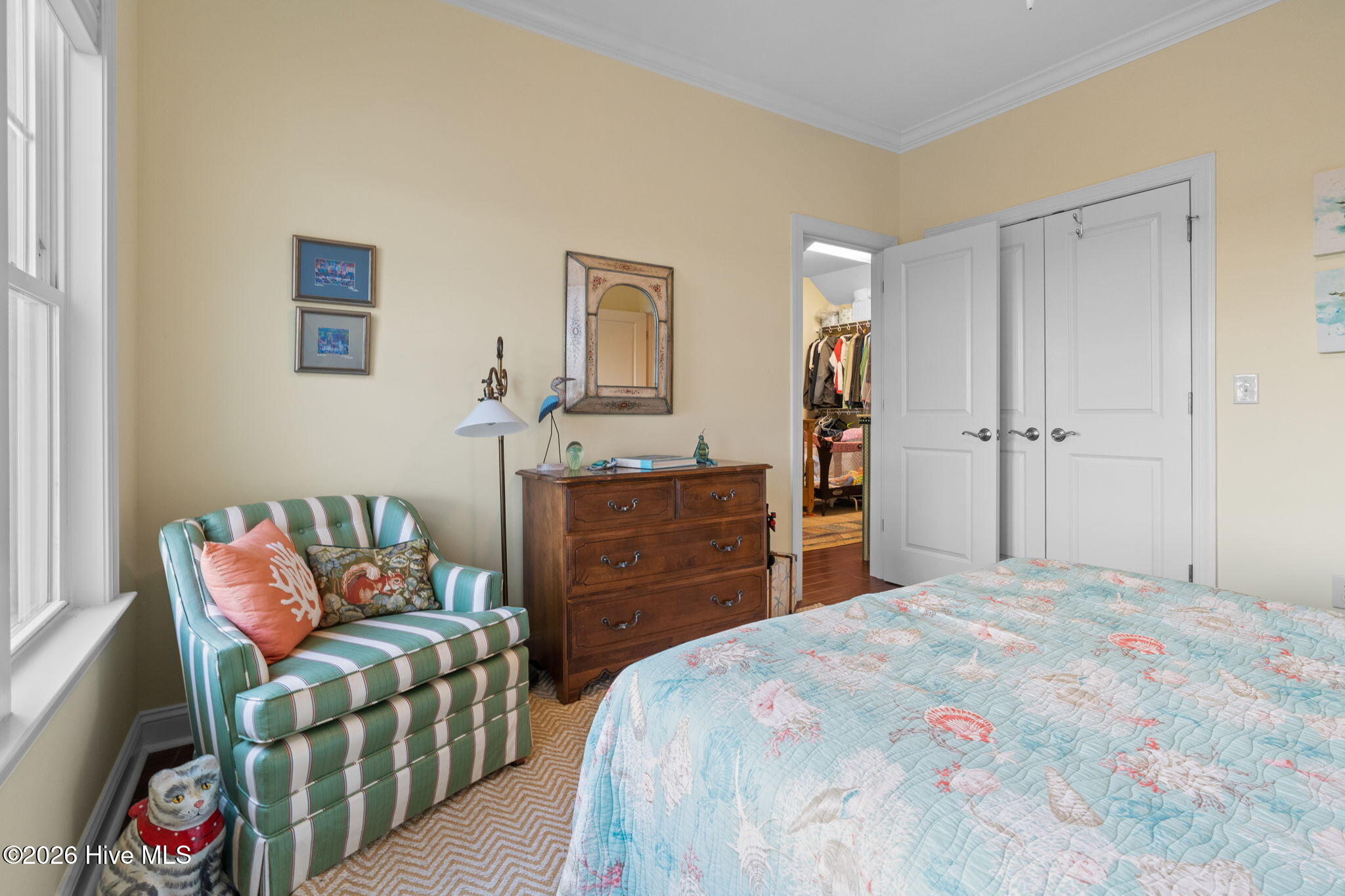 100549947 | Photo 51