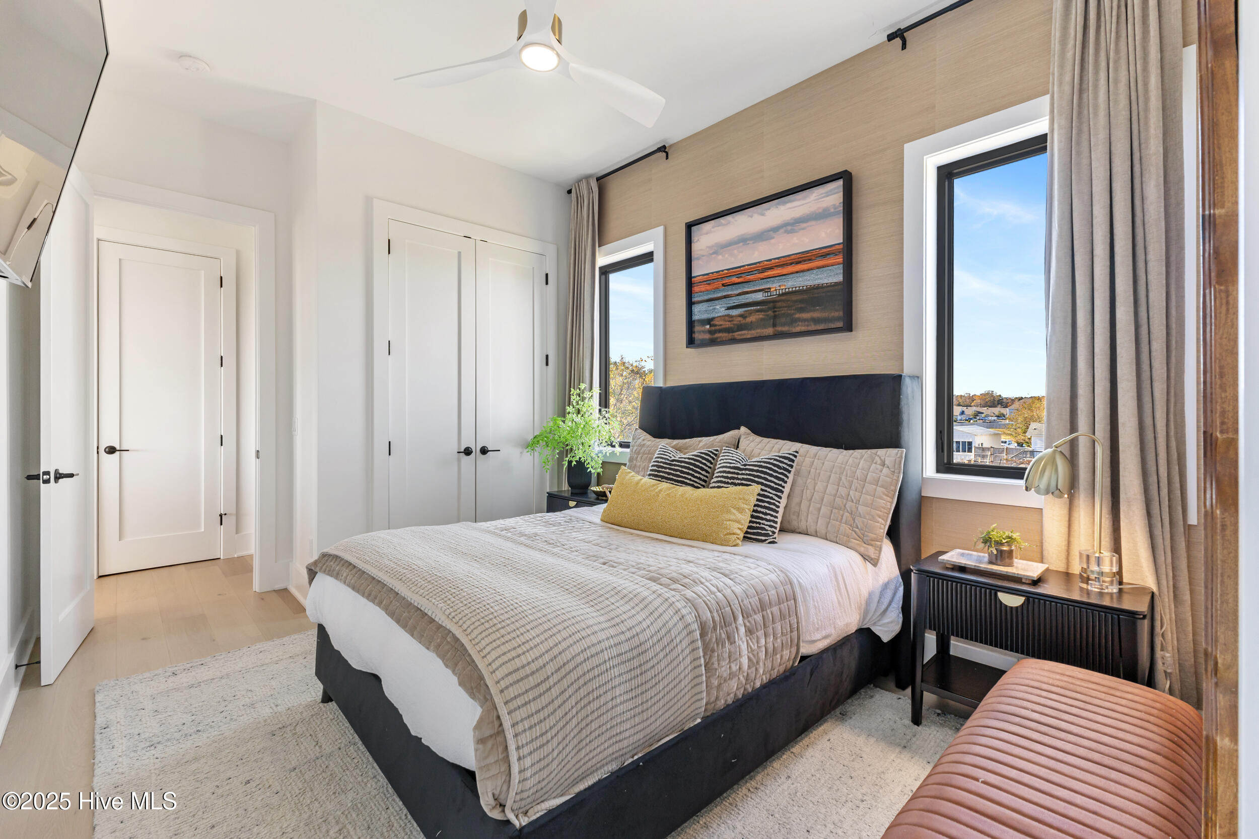 100541320 | Photo 46