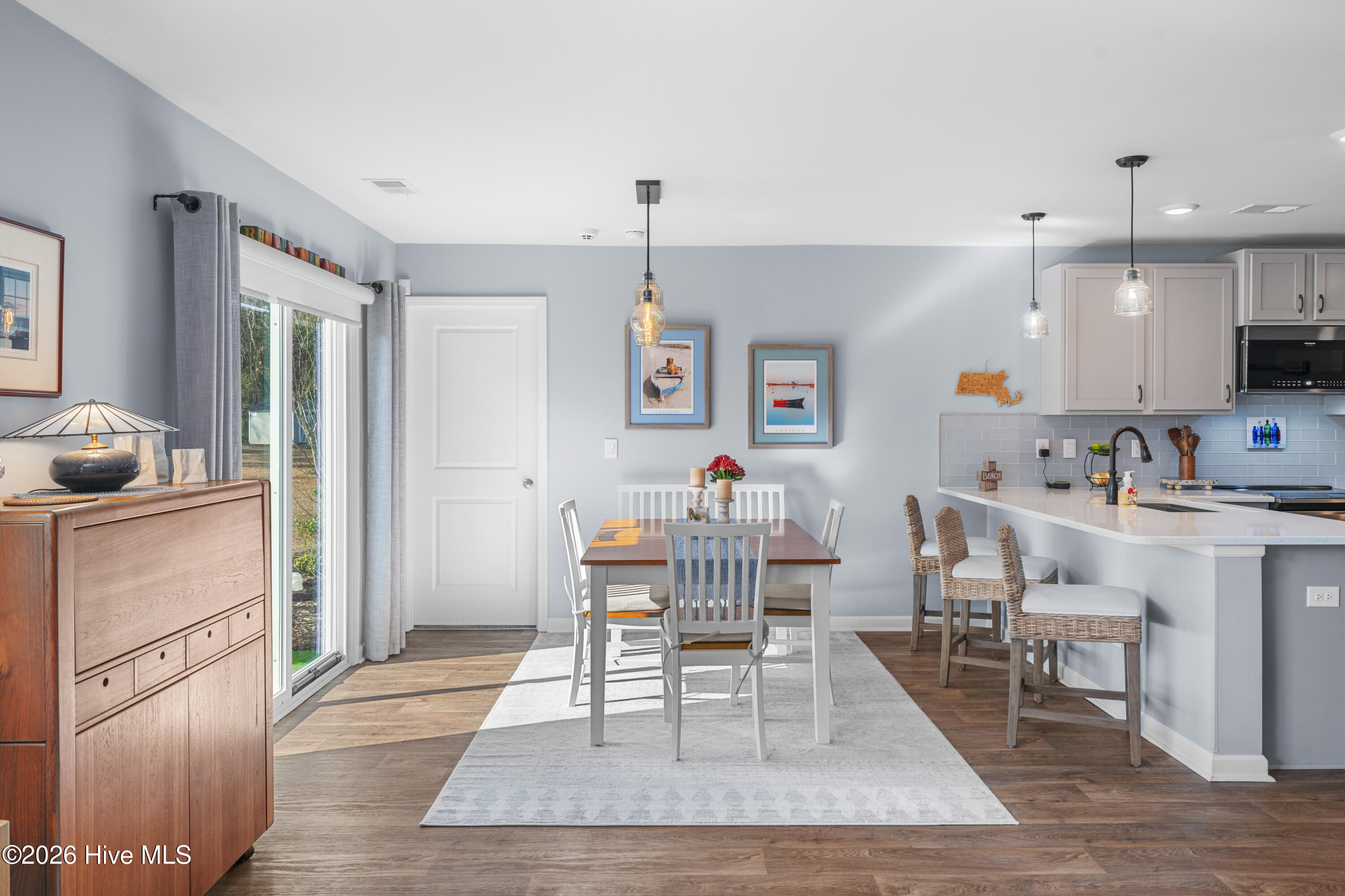 100550374 | Photo 16